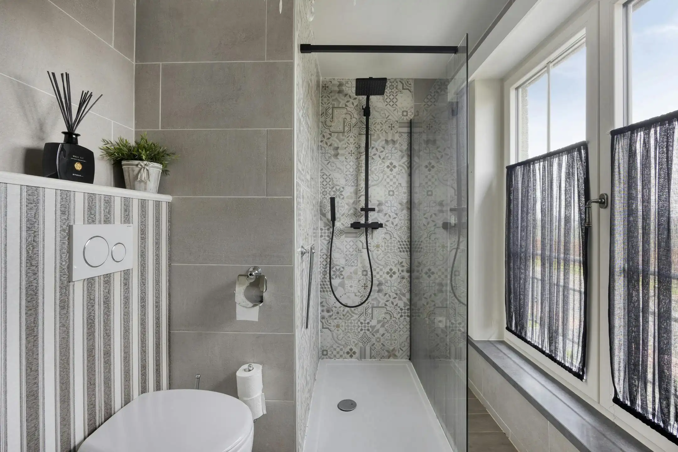 Gerenoveerd vrijstaand huis met zwembad, poolhouse en tuin foto 8