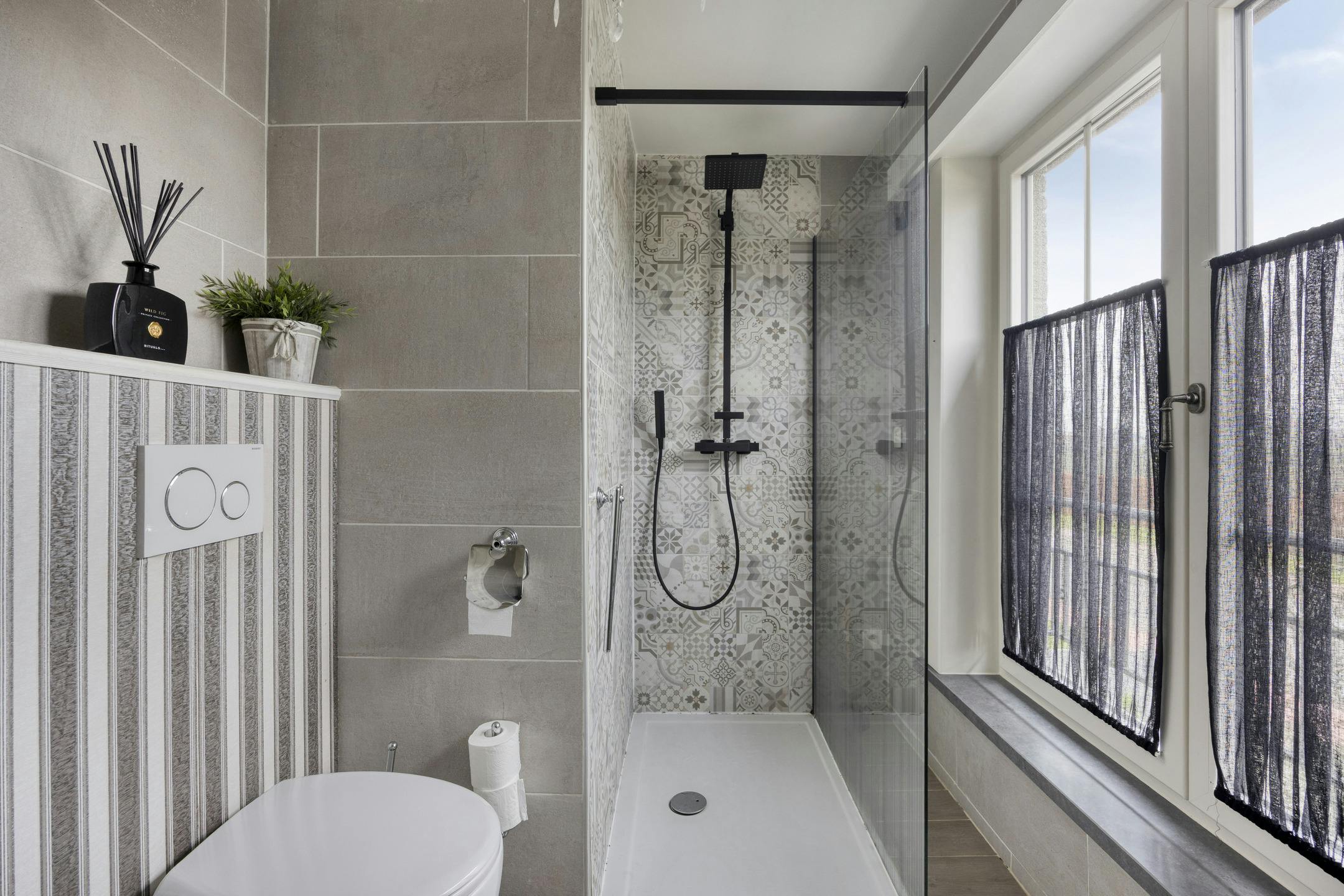 Gerenoveerd vrijstaand huis met zwembad, poolhouse en tuin foto 9