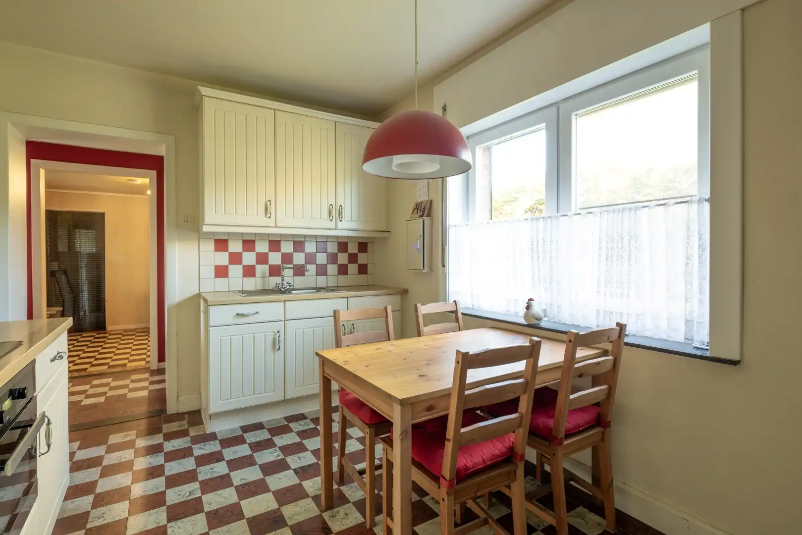 Vrijstaande woning met prachtige groene ligging te koop! foto 8