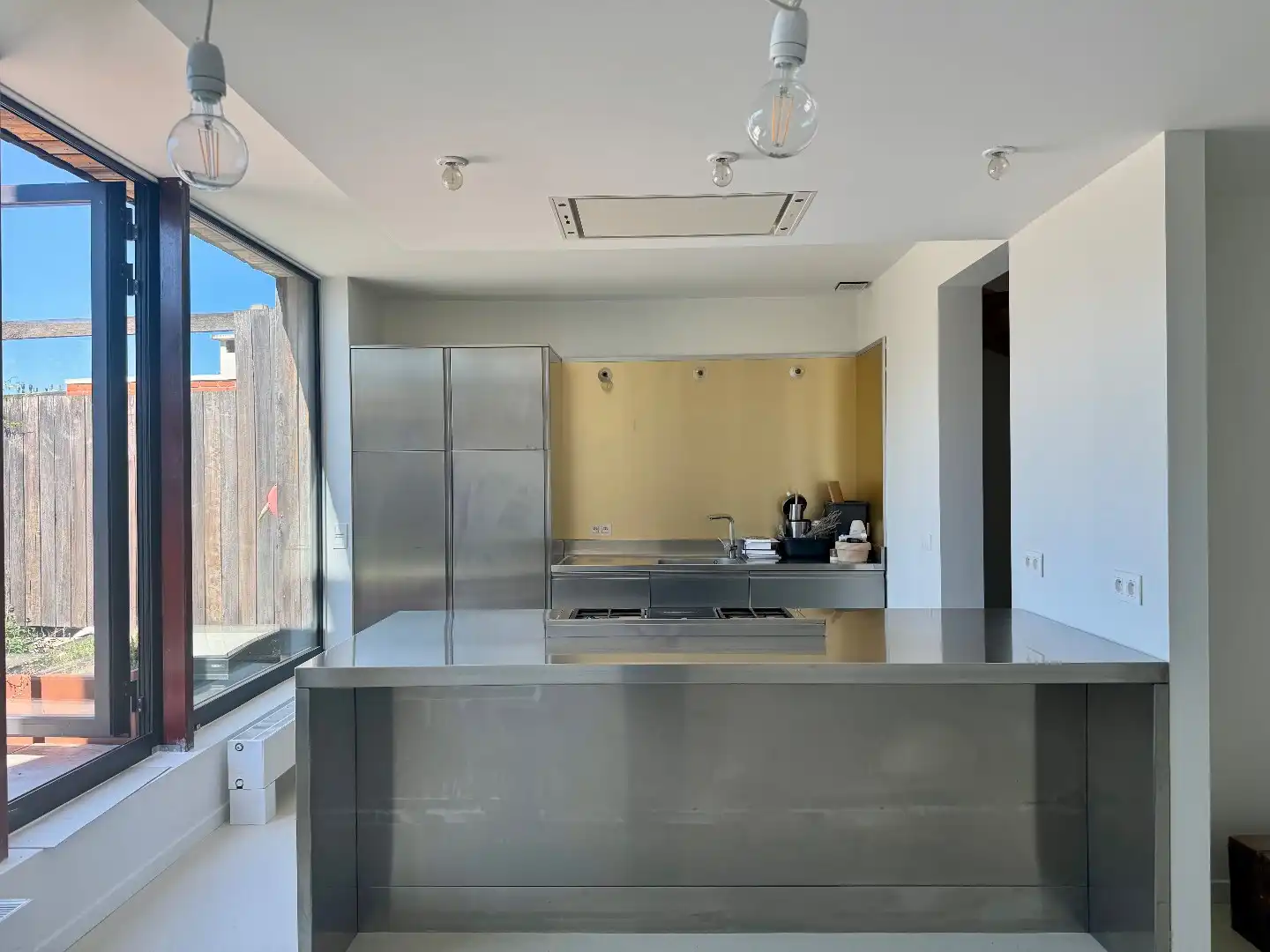 TE HUUR - Op zoek naar een ruim appartement in hartje Merchtem? Welkom Home! foto 7