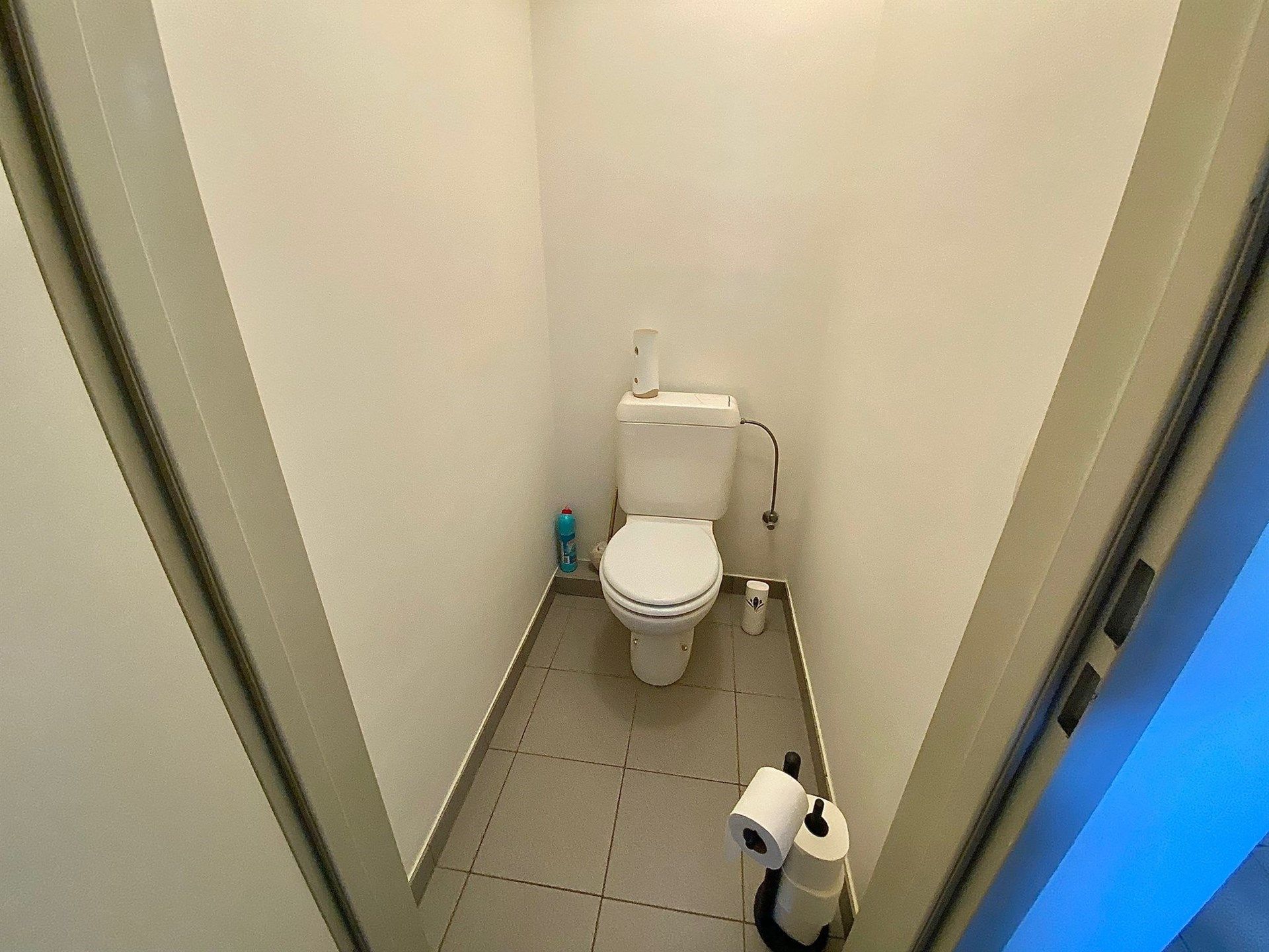 Appartement met twee slaapkamers en staanplaats nabij het centrum van Aalst foto 9