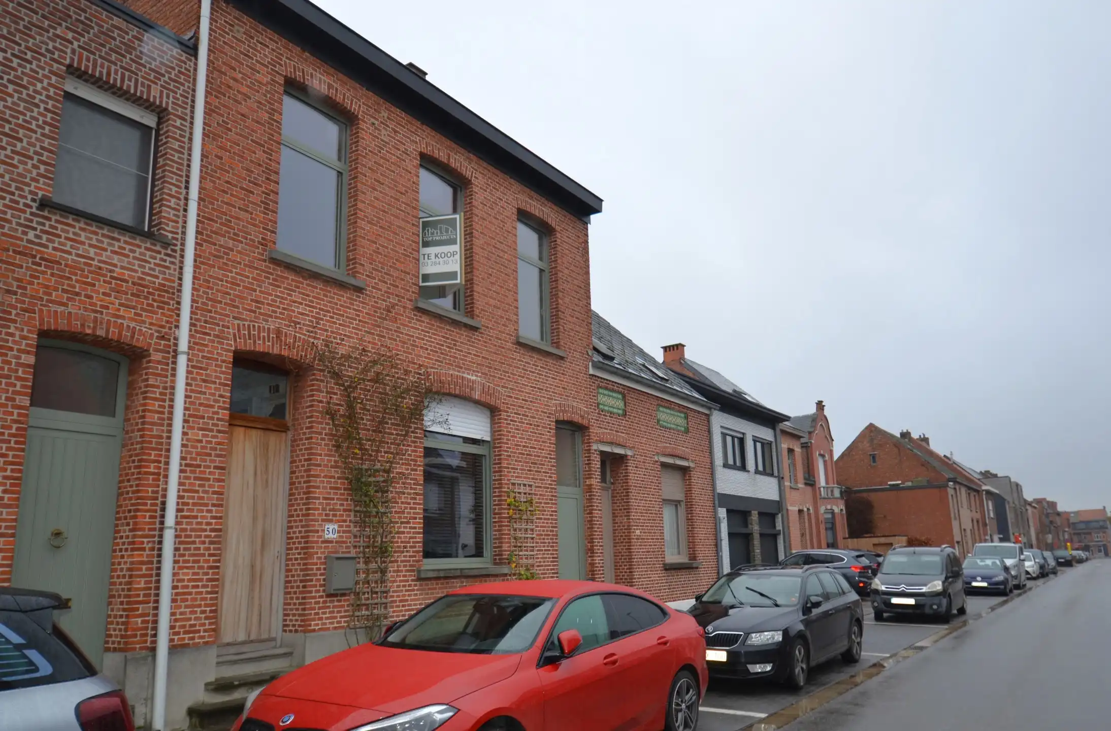 Ruime karaktervolle rijwoning foto 2