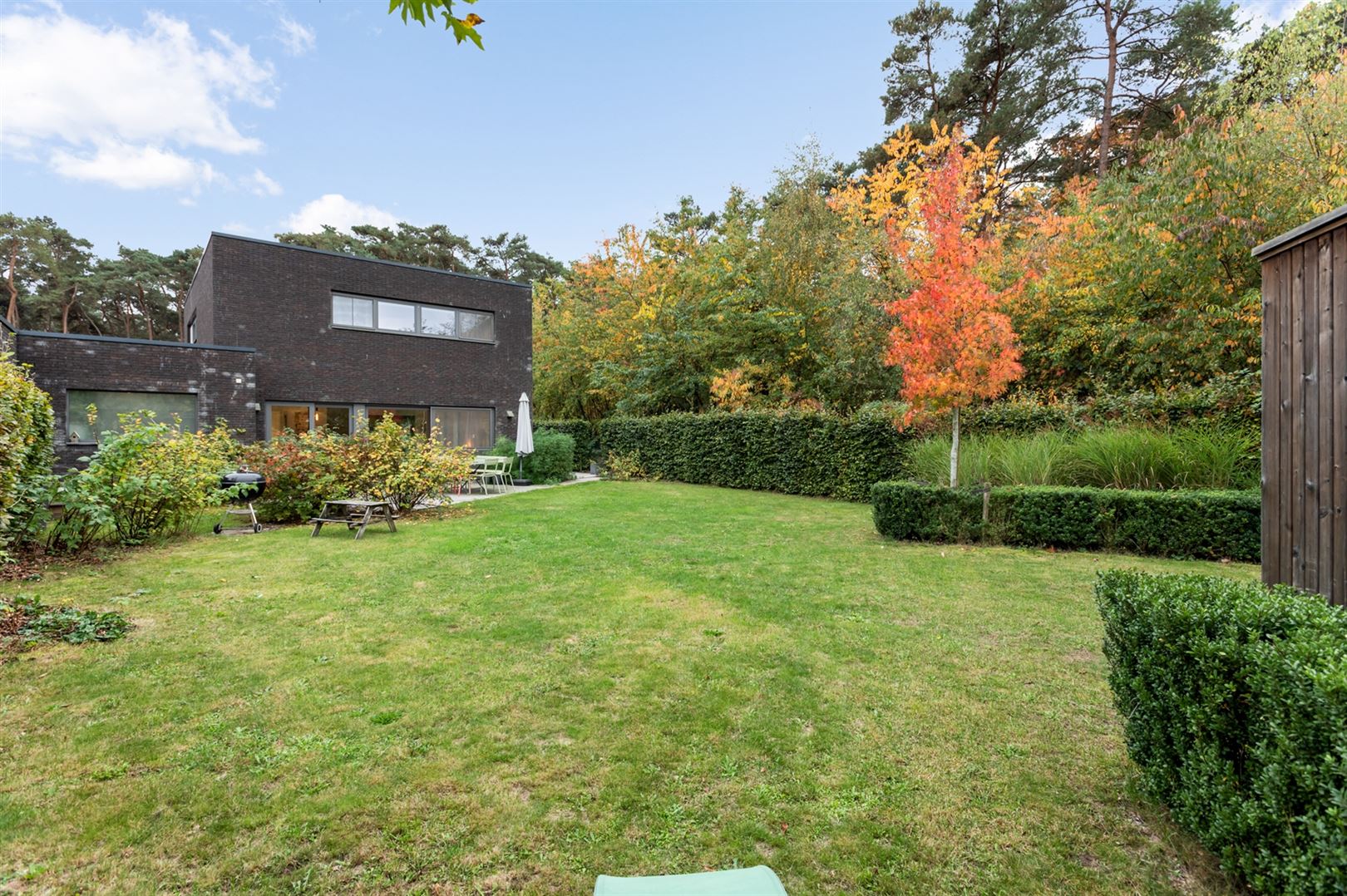 Recente ééngezinswoning op ca. 591m2 met 4 slaapkamers foto 4