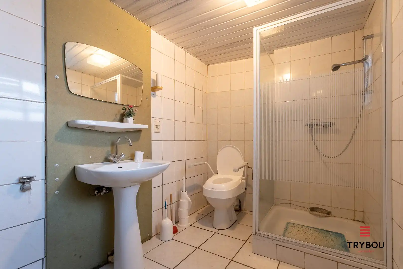 Te renoveren woning met garage en diepe tuin foto 13