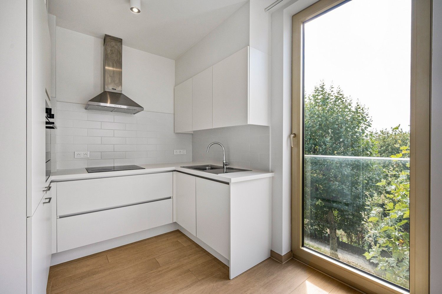 Modern 1-slaapkamer BEN appartement met een terras en autostaanplaats te Kapellen! foto 7