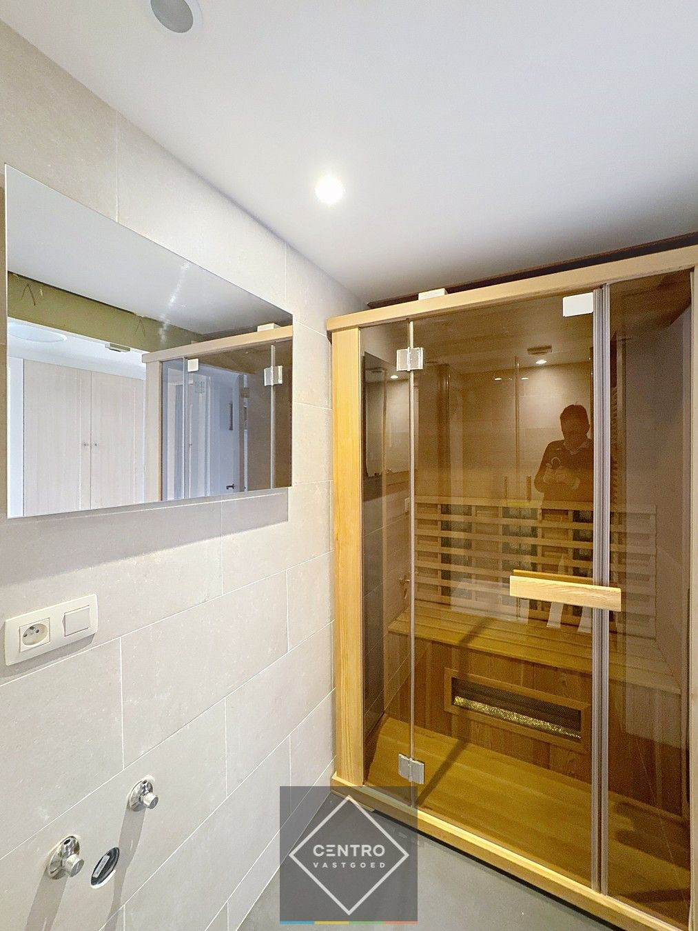 INSTAPKLARE woning met 4 slpks, 2 badks, PRAKTIJKRUIMTE en met MAGAZIJN! foto 16