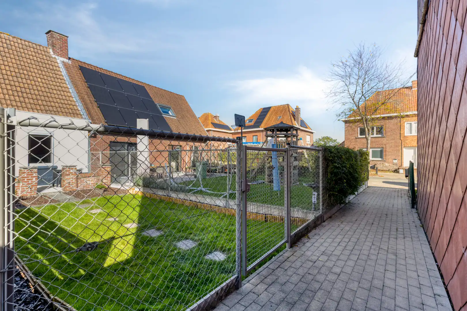 Charmante en kraaknette woning met ruime garage in Gullegem! foto 2