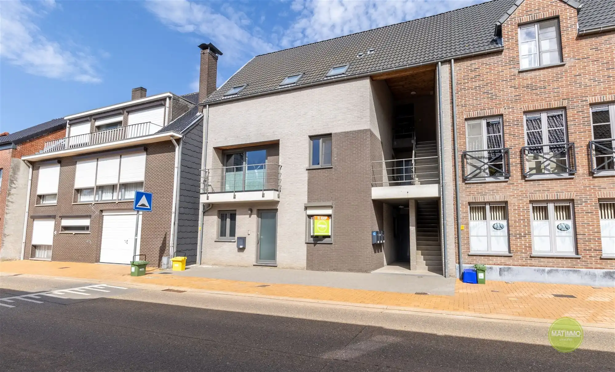 RUIM EN MODERN GELIJKVLOERS APPARTEMENT IN MEERHOUT  foto 2