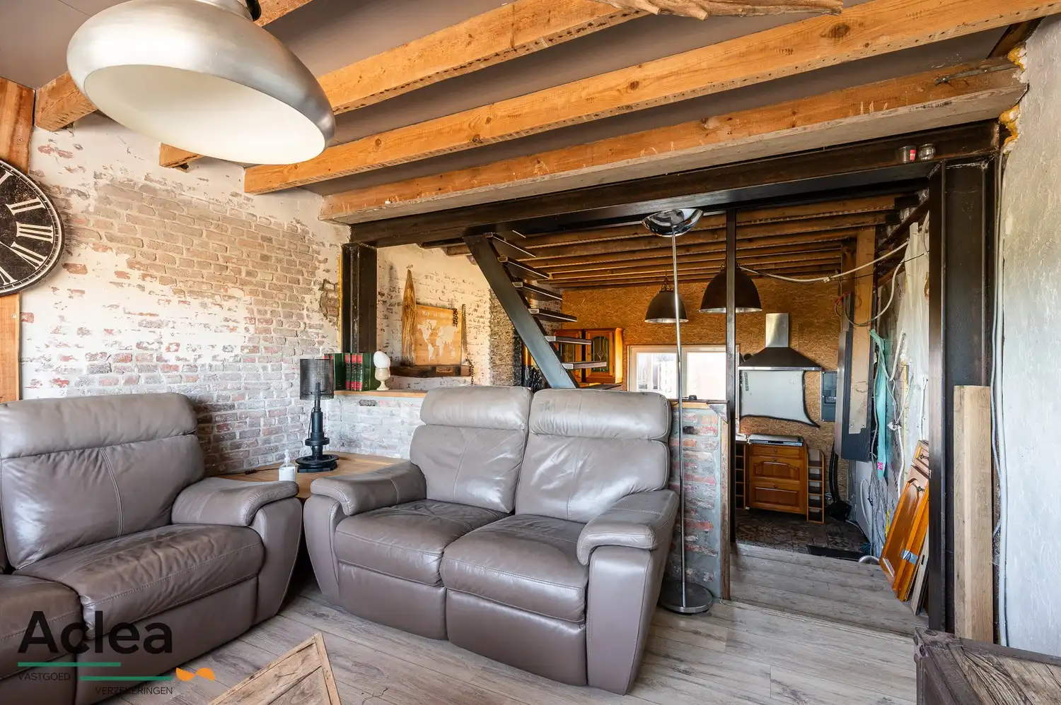 Volledig te renoveren woning met uitbreidingsmogelijkheden en open zichten foto 6