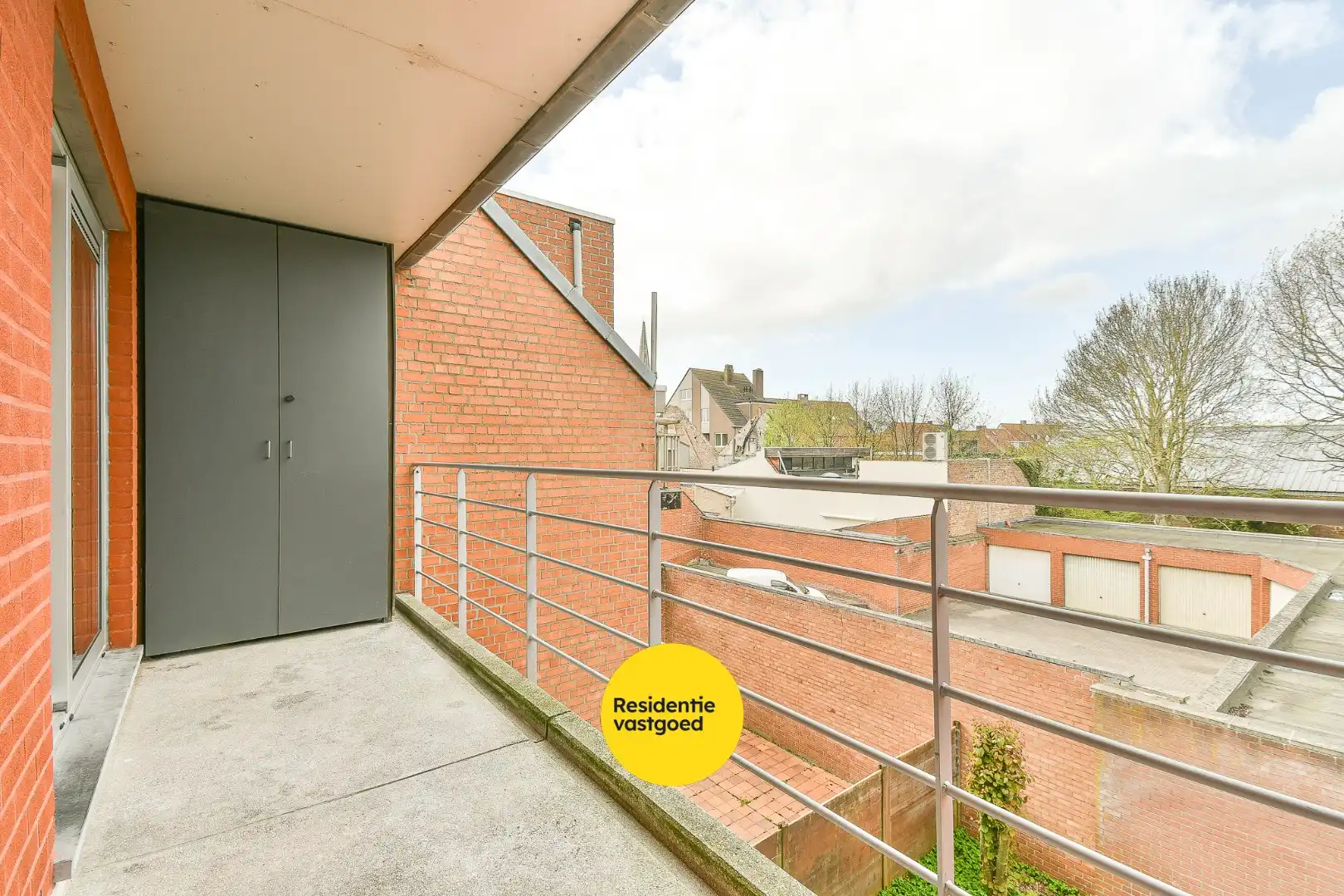 Zonnig appartement met terras in centrum van Oudenburg! foto 9