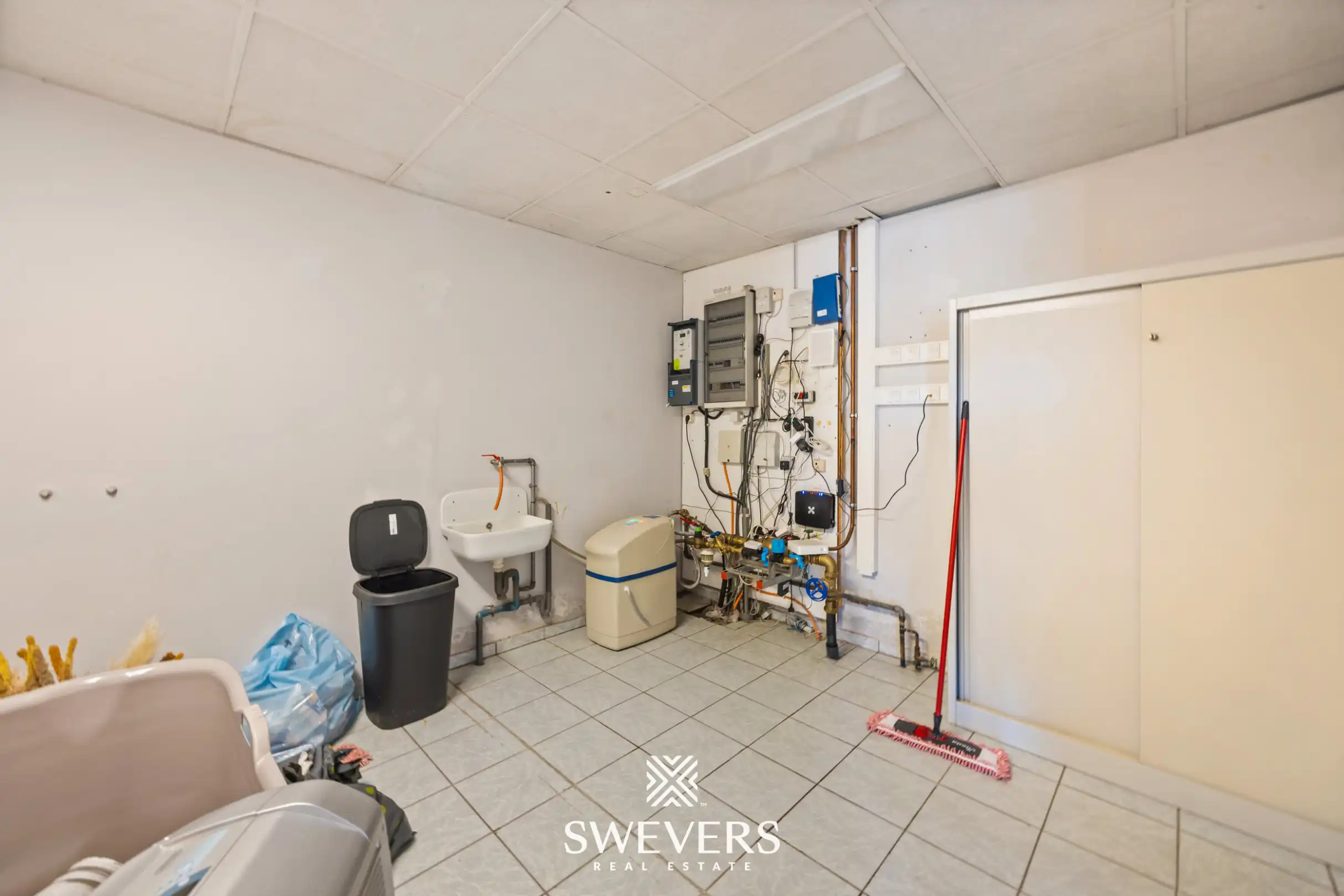 Instapklare belegging: verhuurd kantoor en appartement met ruime parking foto 16