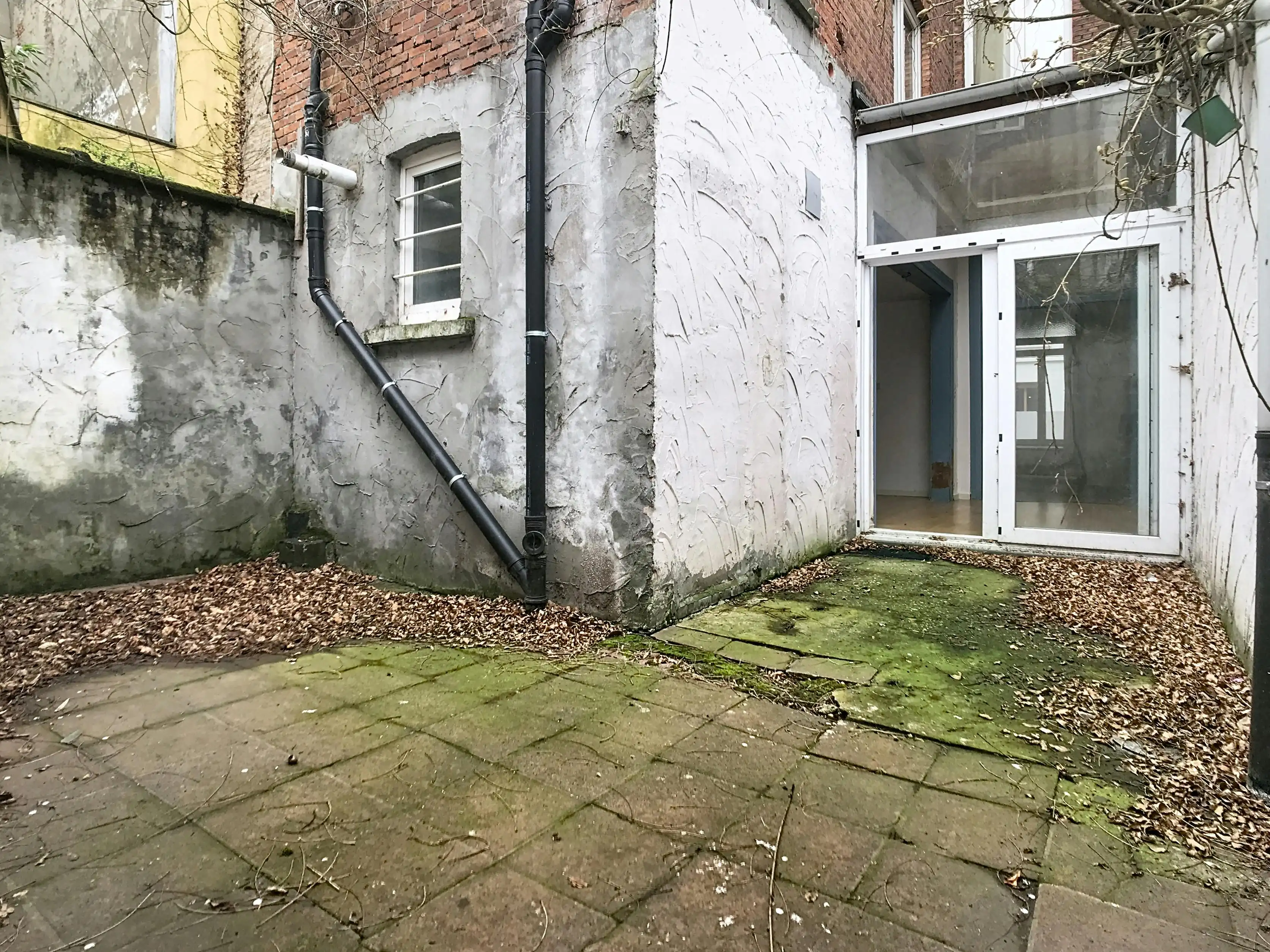 Huis van ca. 223 m² met koer te koop in Borgerhout foto 2