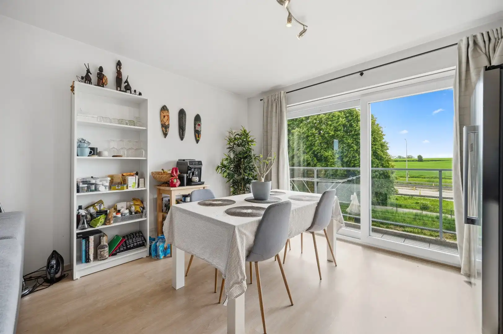 Instapklaar appartement met 2 slpks en autostaanplaats foto 6