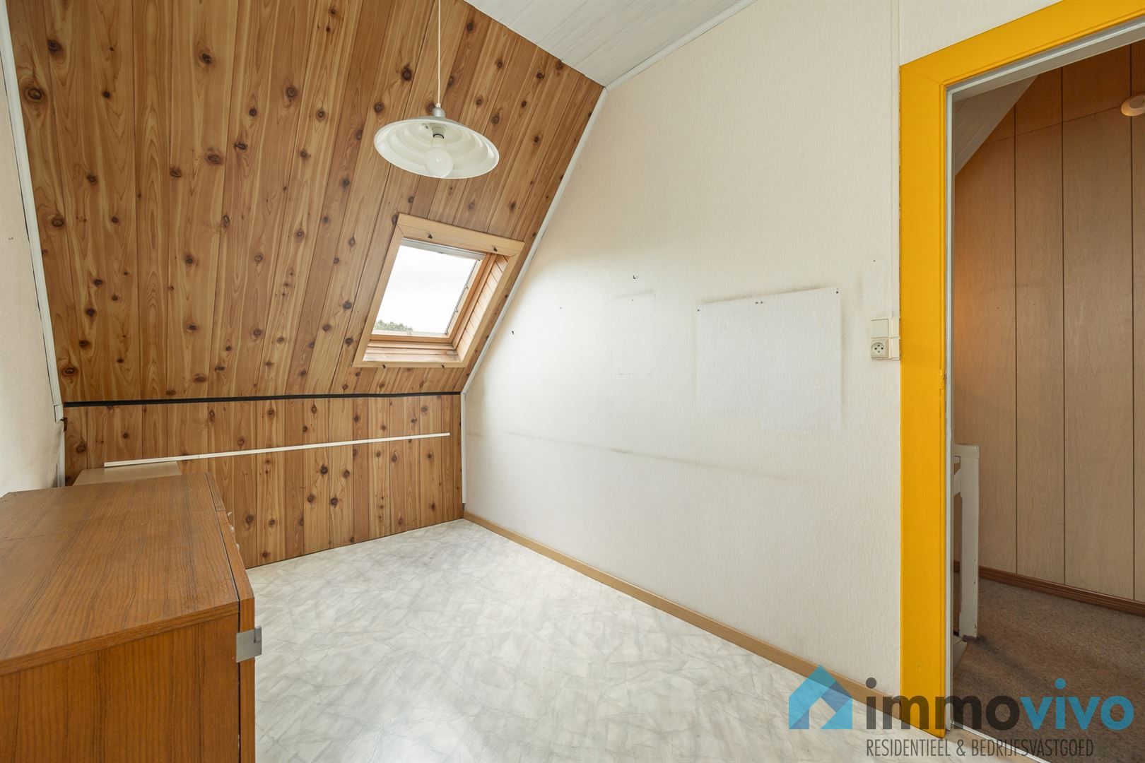 Volledig te renoveren woning met potentieel, tuin en mogelijkheid tot extra slaapkamer. foto 12
