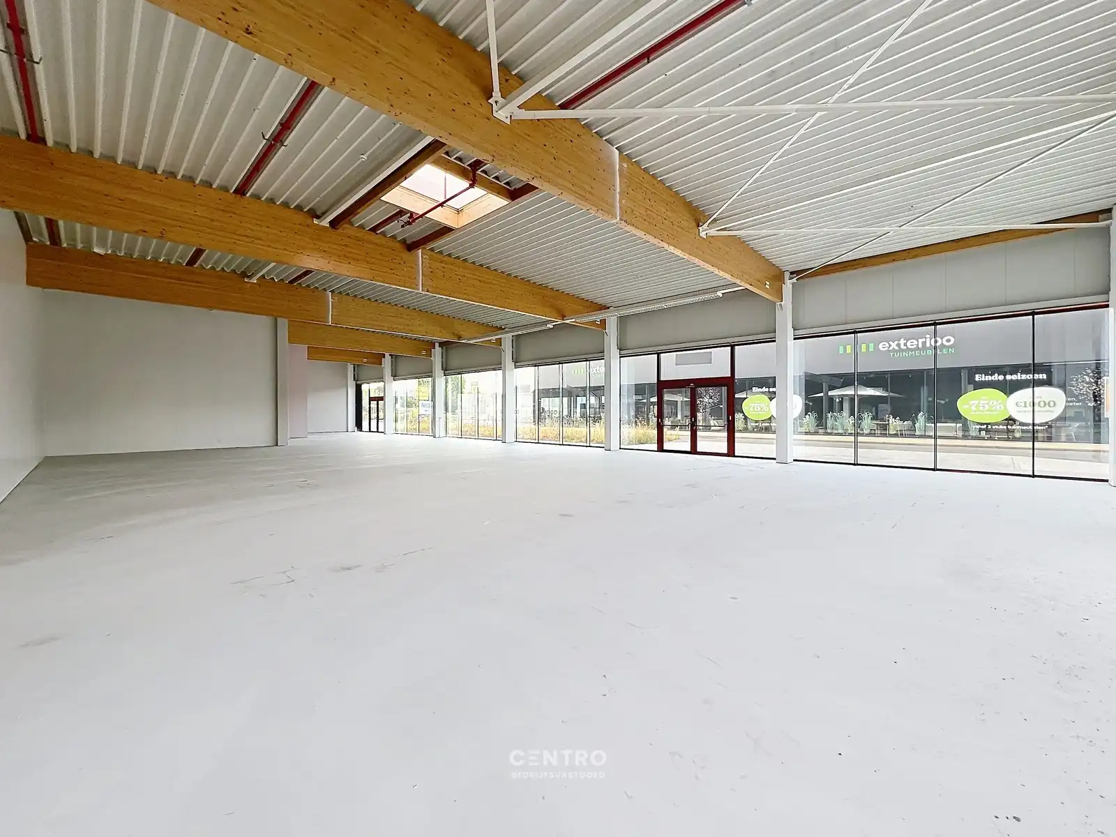 Vernieuwde baanwinkel (450m²) te huur in hét bruisende MAMMOETCENTER van Roeselare ! foto 10