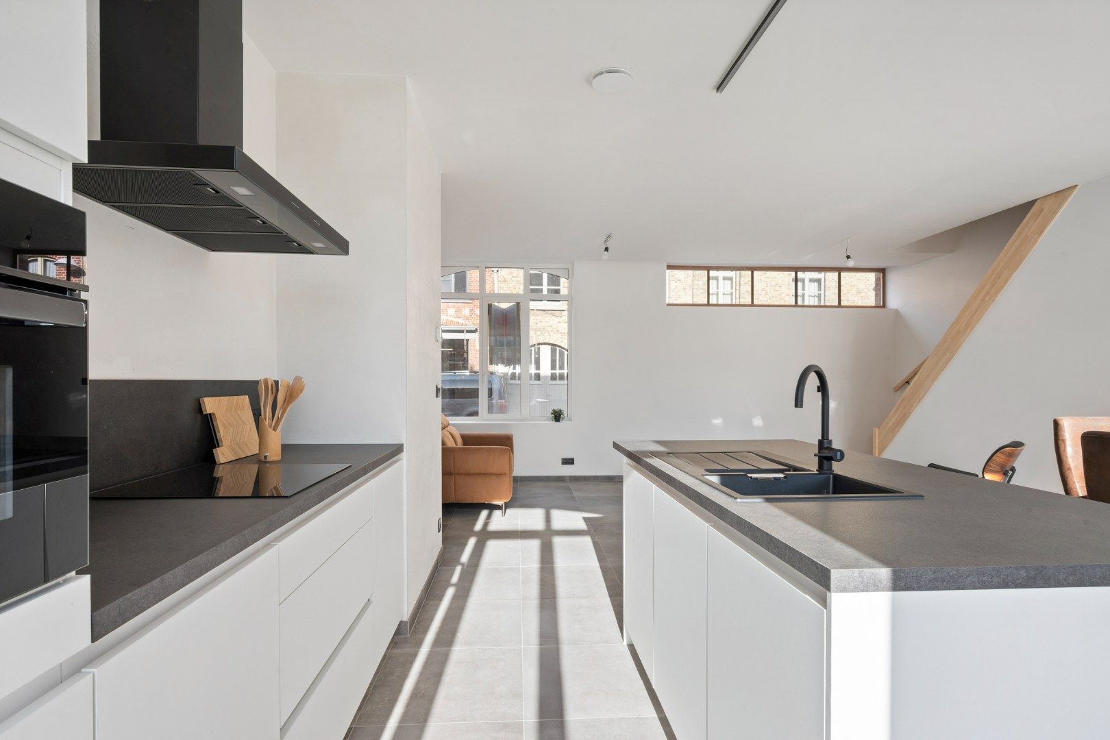 GERENOVEERDE WONING MET 3 SLPKS EN TUIN foto 12