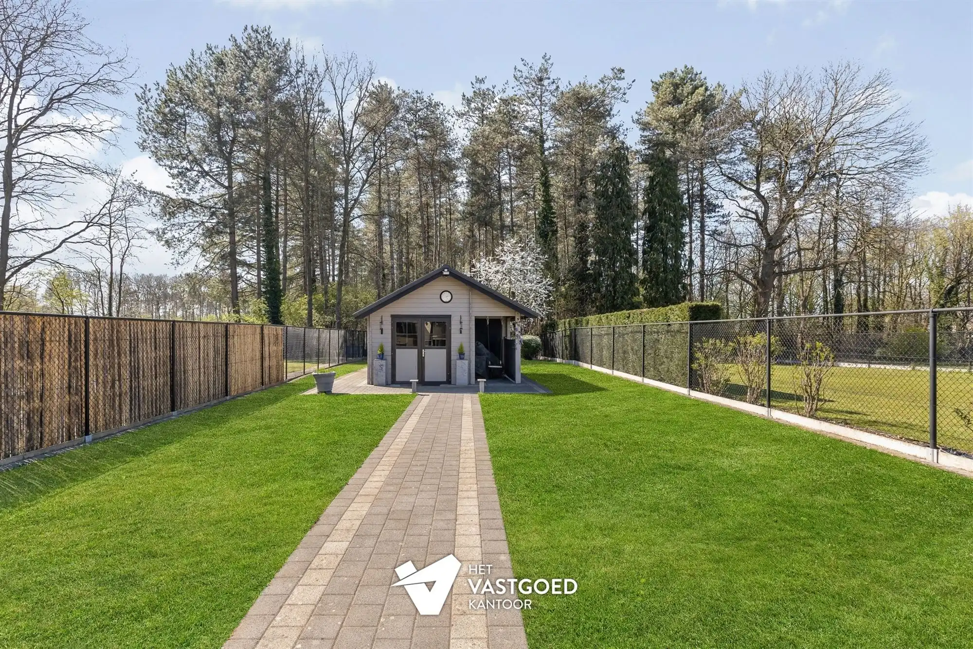 PERFECT ONDERHOUDEN GEZINSWONING MET 3 SLAAPKAMERS OP 7A27CA IN HET RUSTIGE KORSPEL foto 24