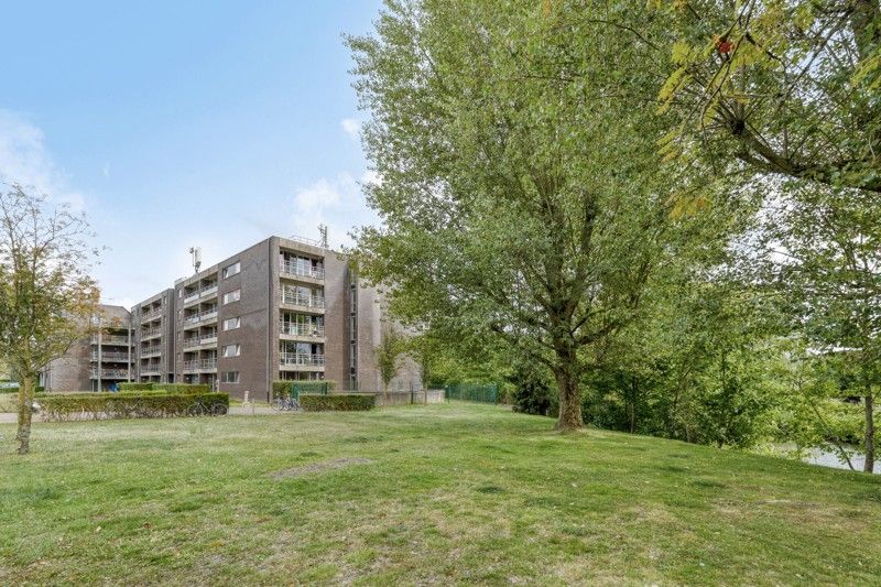 Gerenoveerd appartement met ondergrondse autostaanplaats TE KOOP in GENT! foto 22