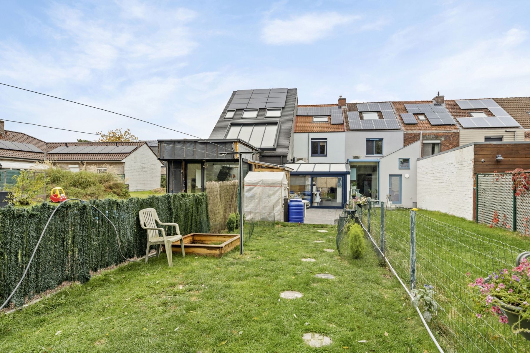Energiezuinige, gerenoveerde rijwoning met tuin foto 13