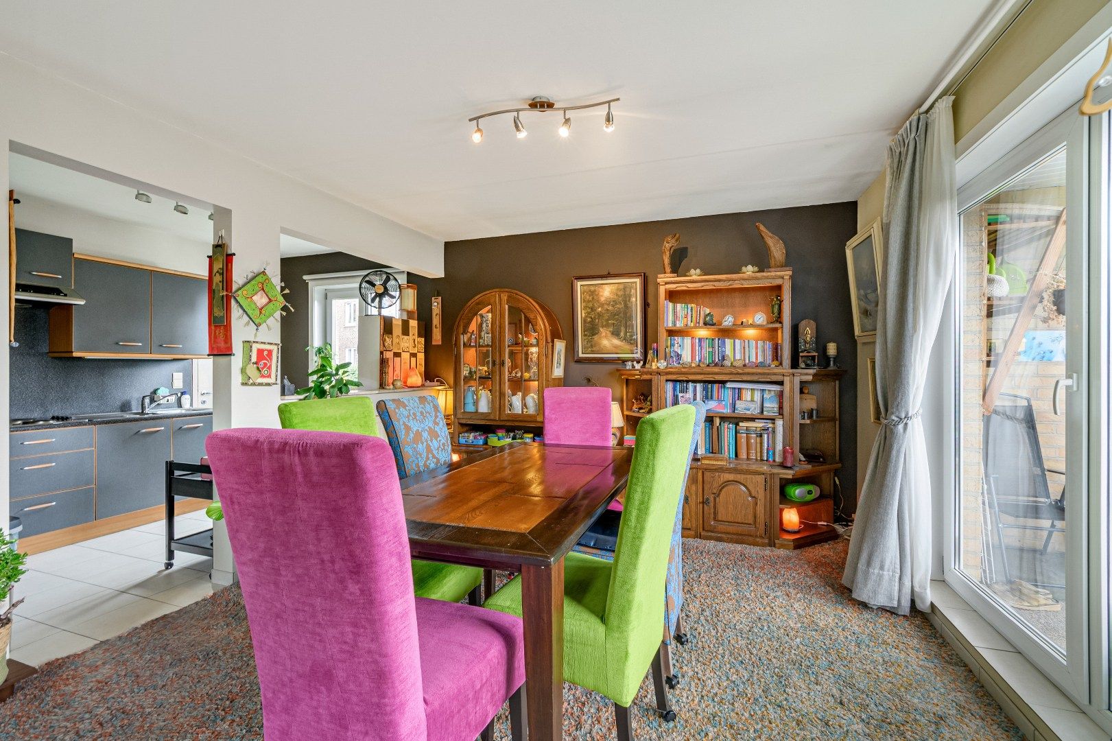 Lichtrijk twee-slaapkamer appartement in Gent, vlak bij natuurreservaat Bourgoyen-Ossemeersen foto 7