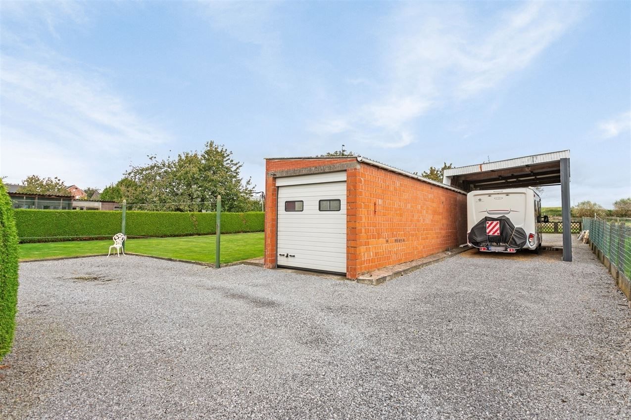 Instapklare woning, 3slk, met weiland 52a foto 40