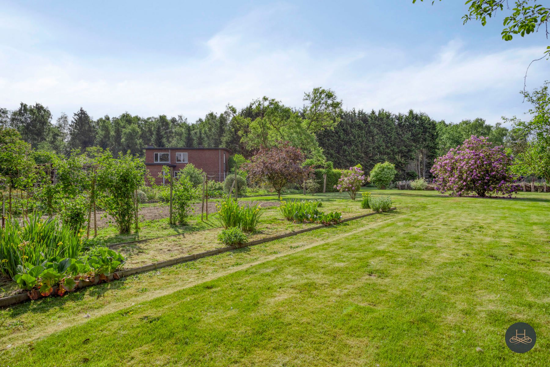 Charmant ruime renovatiewoning gelegen op een enorm perceel foto 33