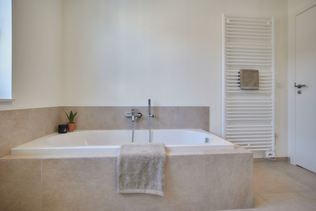 Hectaar bouwt twee ruime halfopen woningen te Serskamp foto 13