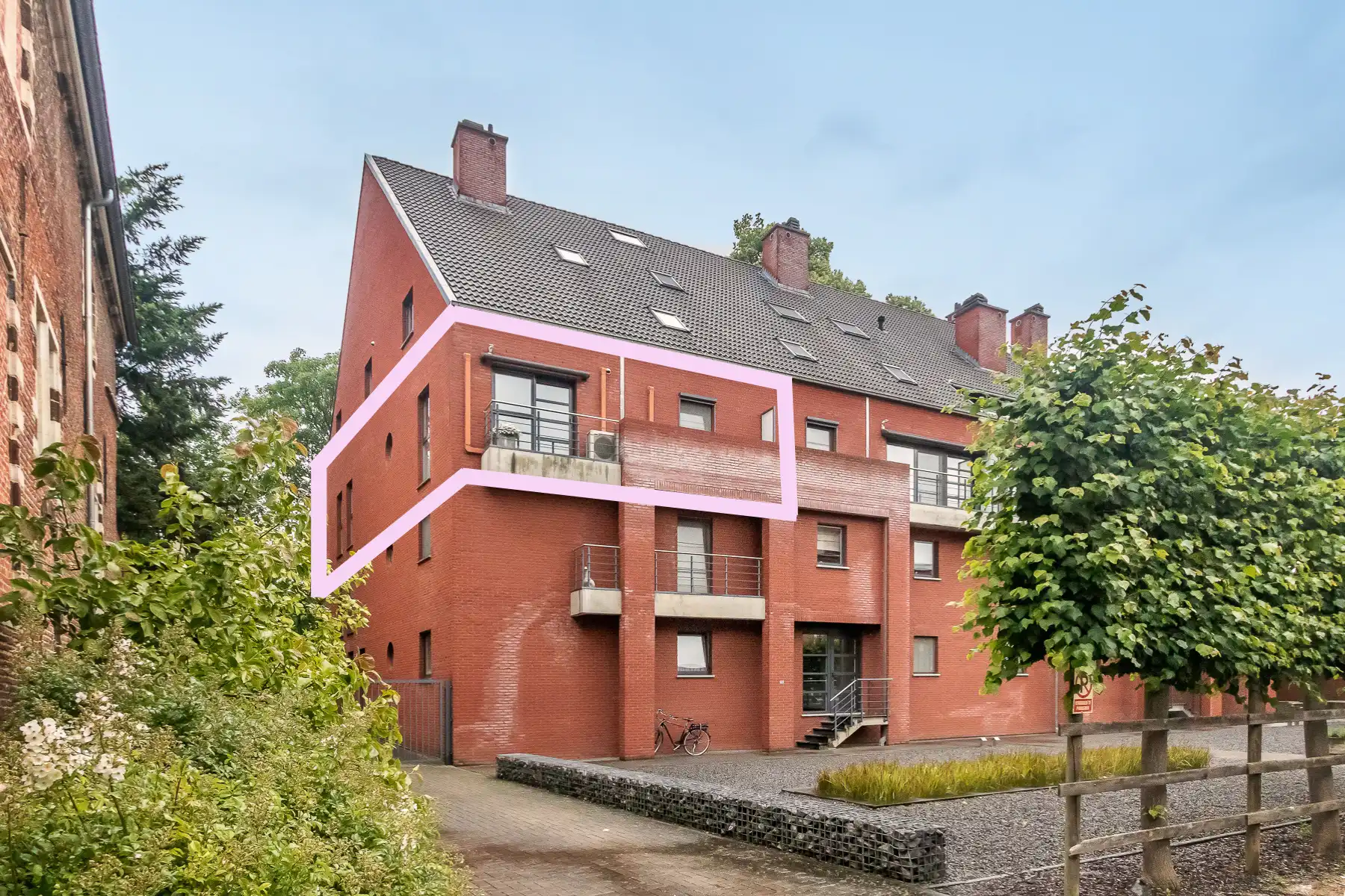 Investeringsappartement met 2 slaapkamers en dubbele garagebox foto {{pictureIndex}}