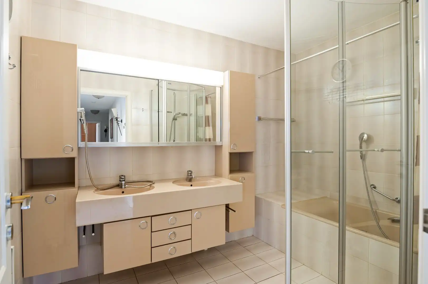 Ruim en lichtrijk app met parkzicht in Merksem foto 8