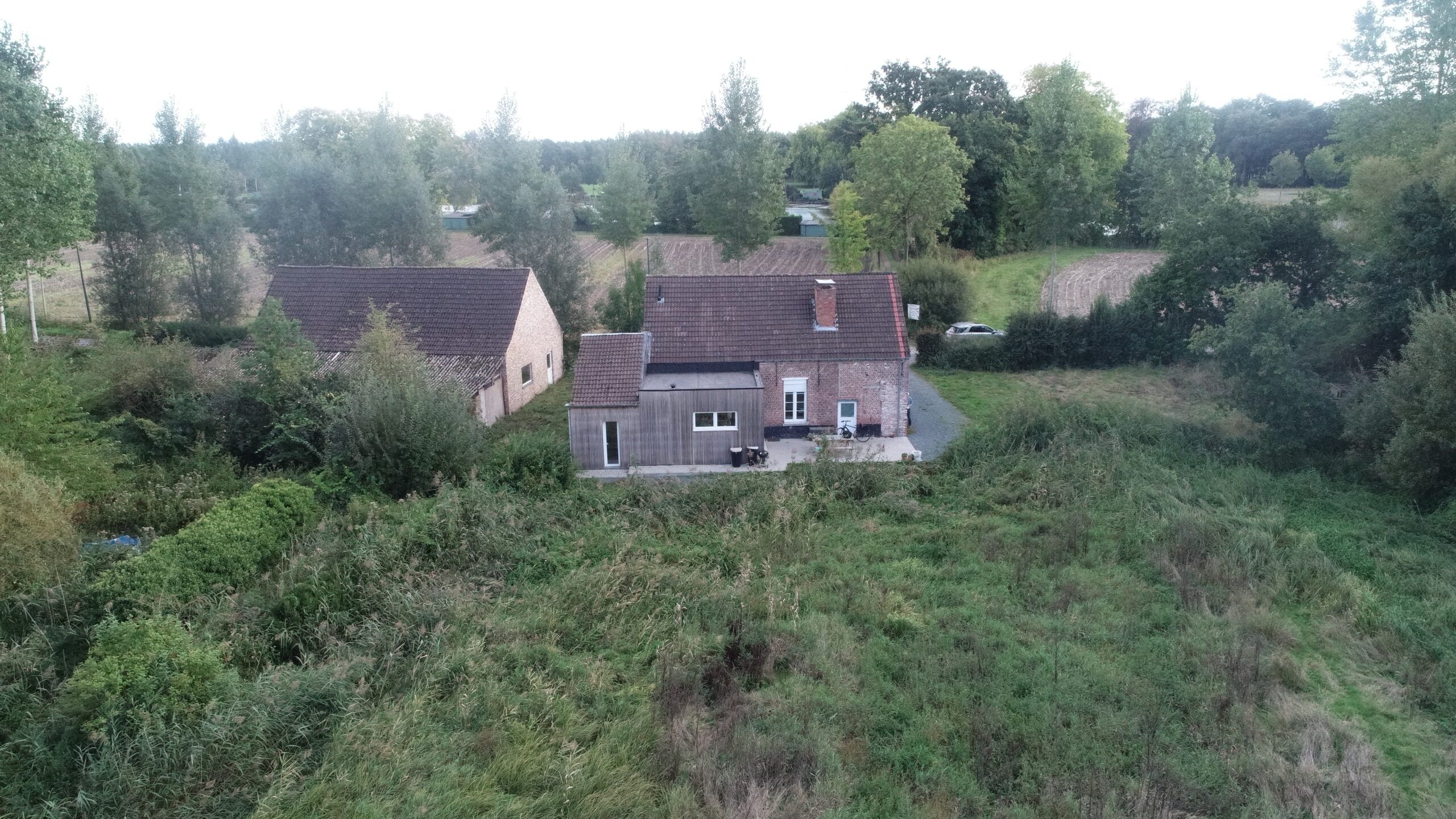 Landelijk gelegen, volledig gerenoveerde 3 slpk woning, op exclusieve ligging foto 7