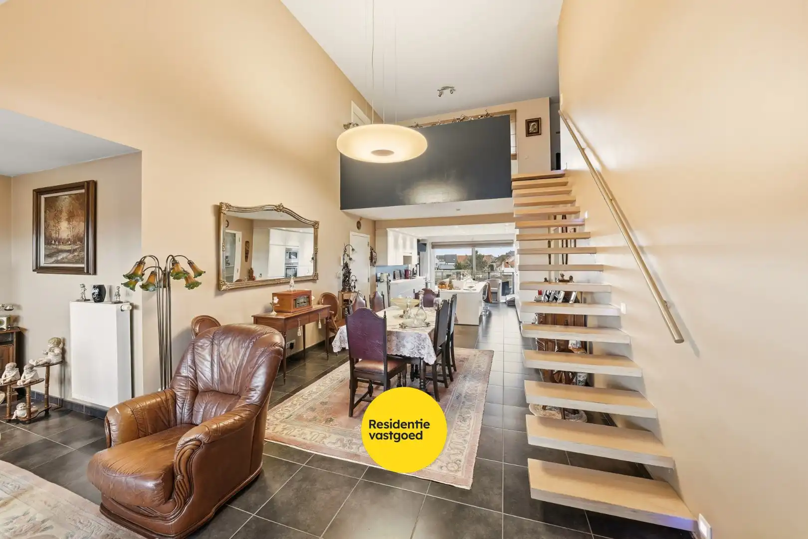 Investeringsopportuniteit: Duplexappartement (185 m²) met 2 zonneterrassen in hartje Oudenburg foto 3