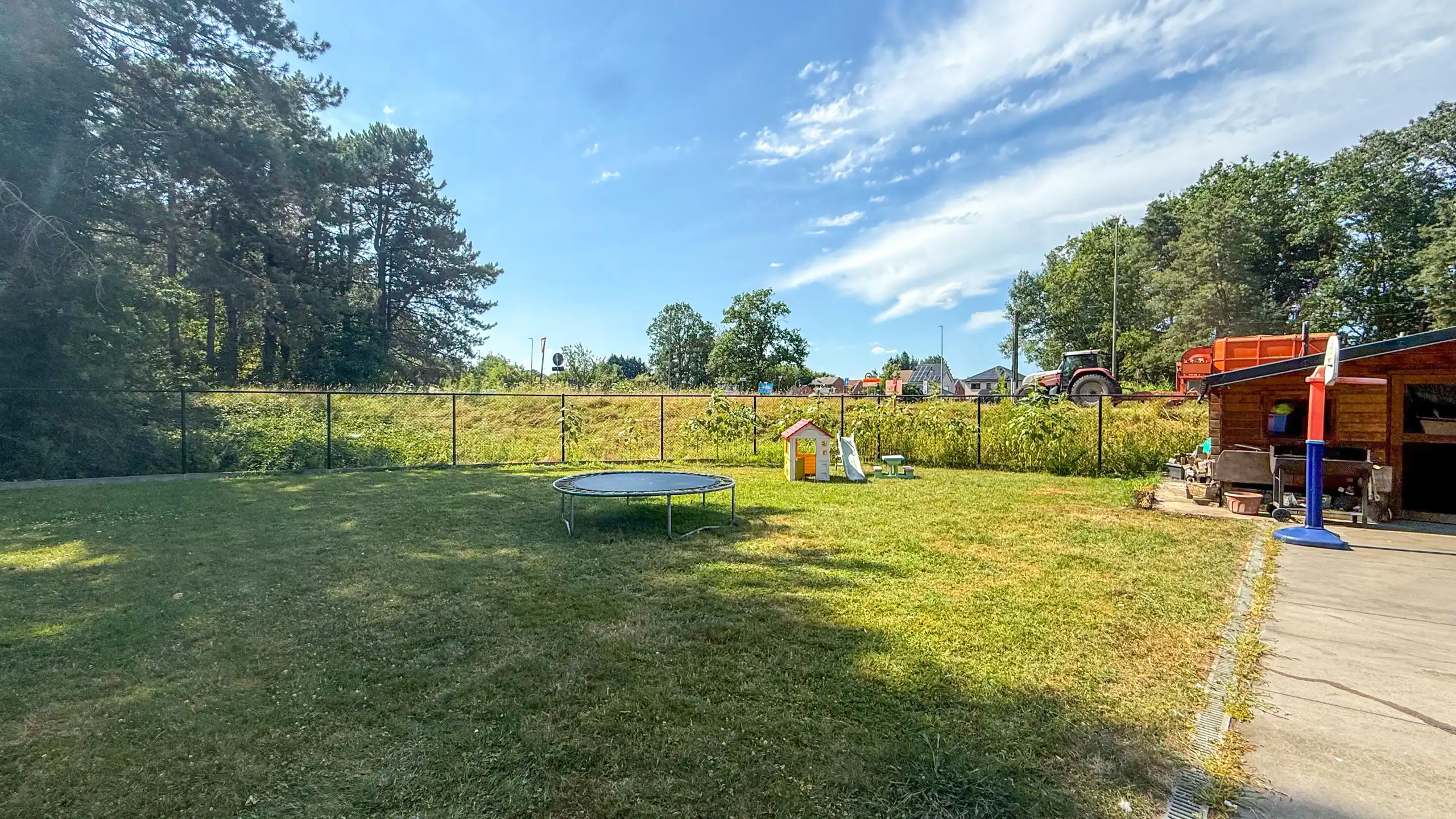 Instapklare woning met 3slpks, kelder en mooie tuin in Ham! foto 34