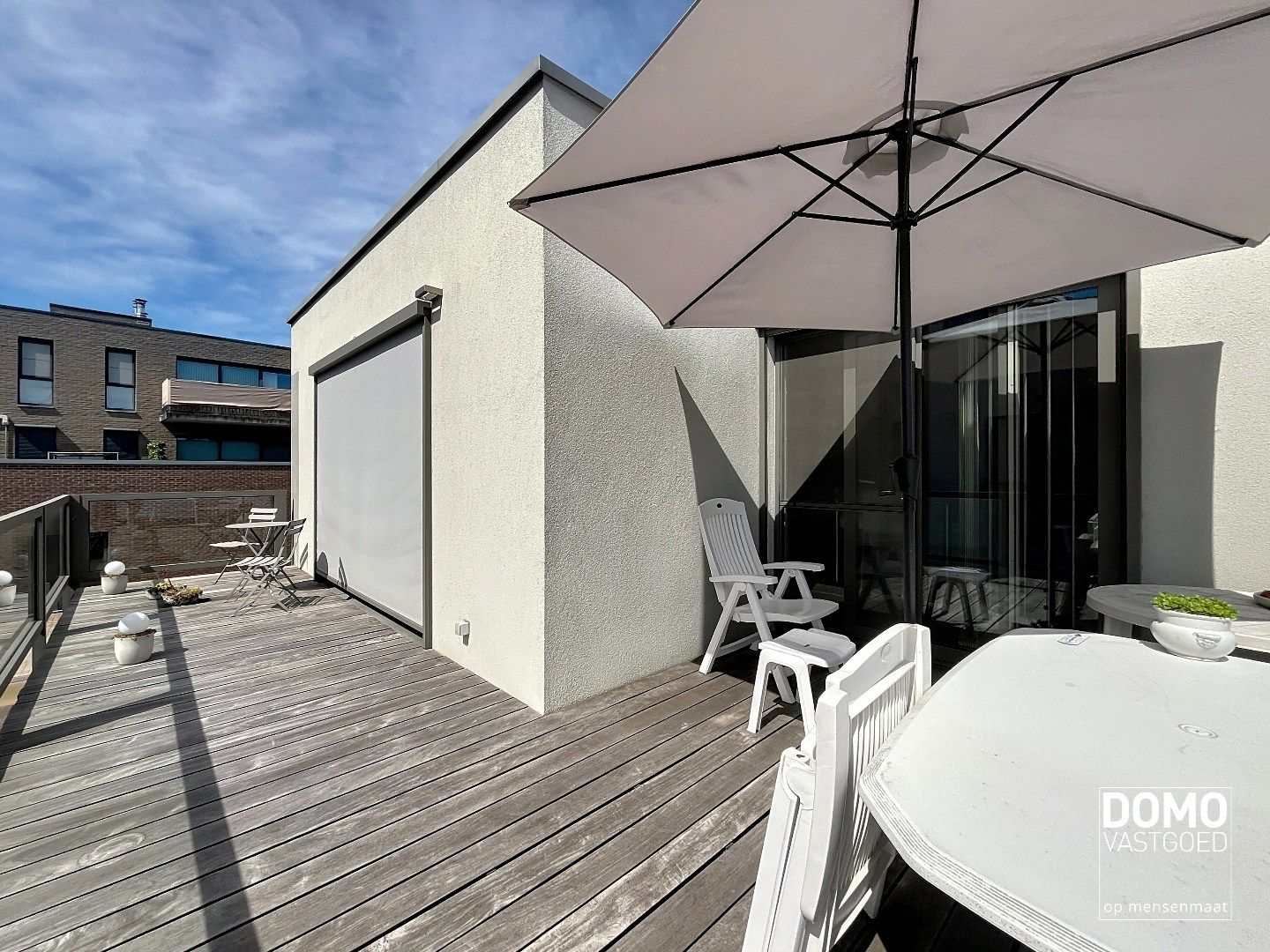 RUIM APPARTEMENT VAN 120 M² MET TERRAS, LIFT, 2 SLAAPKAMERS EN AUTOSTANDPLAATS GELEGEN TE CENTRUM KERMT foto 15