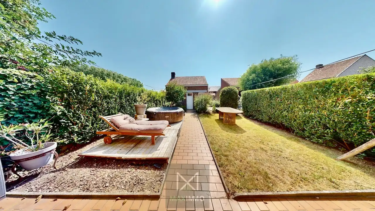 Wonen of investeren: instapklare halfopen woning met tuin foto 14