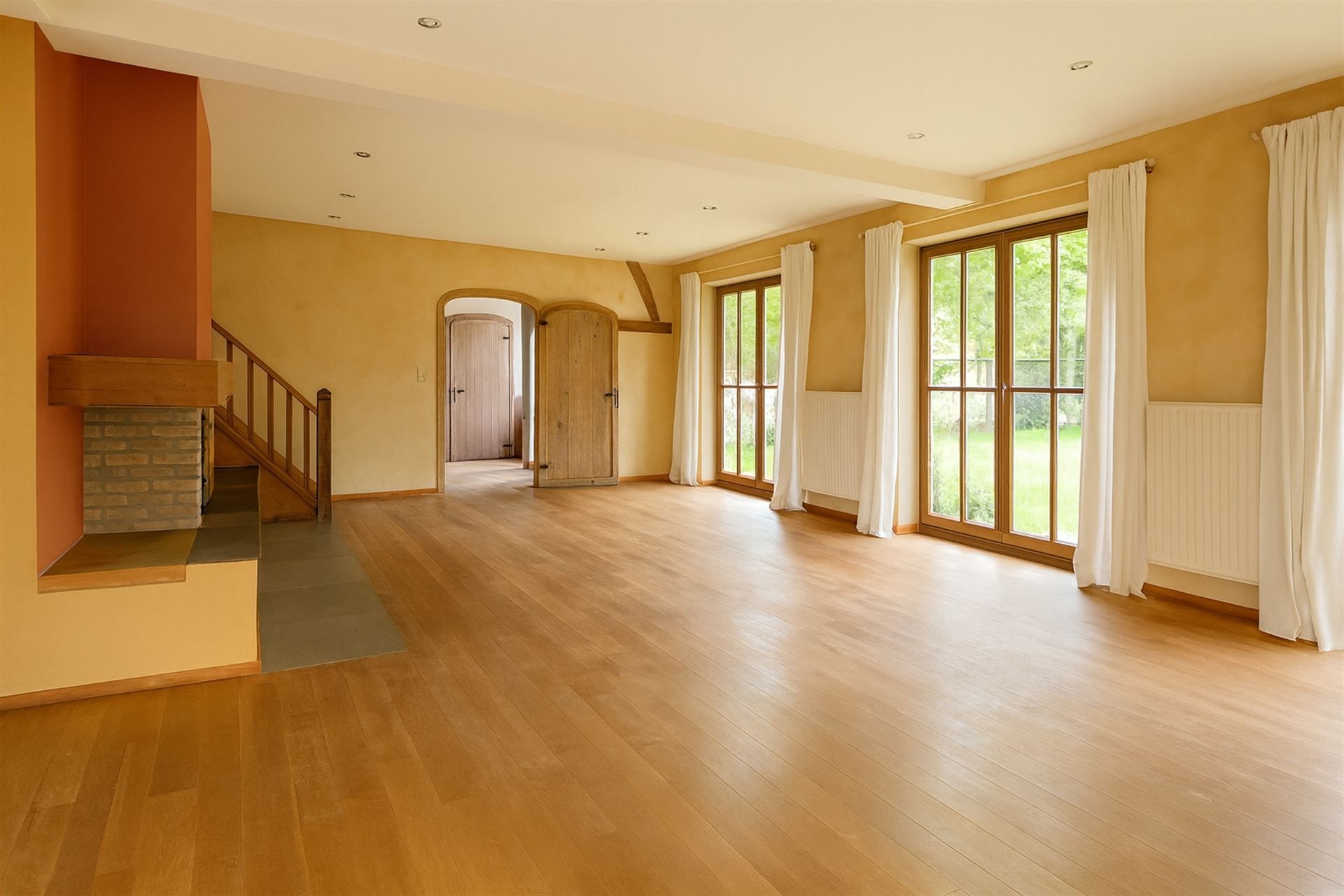 Ruime villa met extra woonhuis/praktijk op 4853m²! foto 2