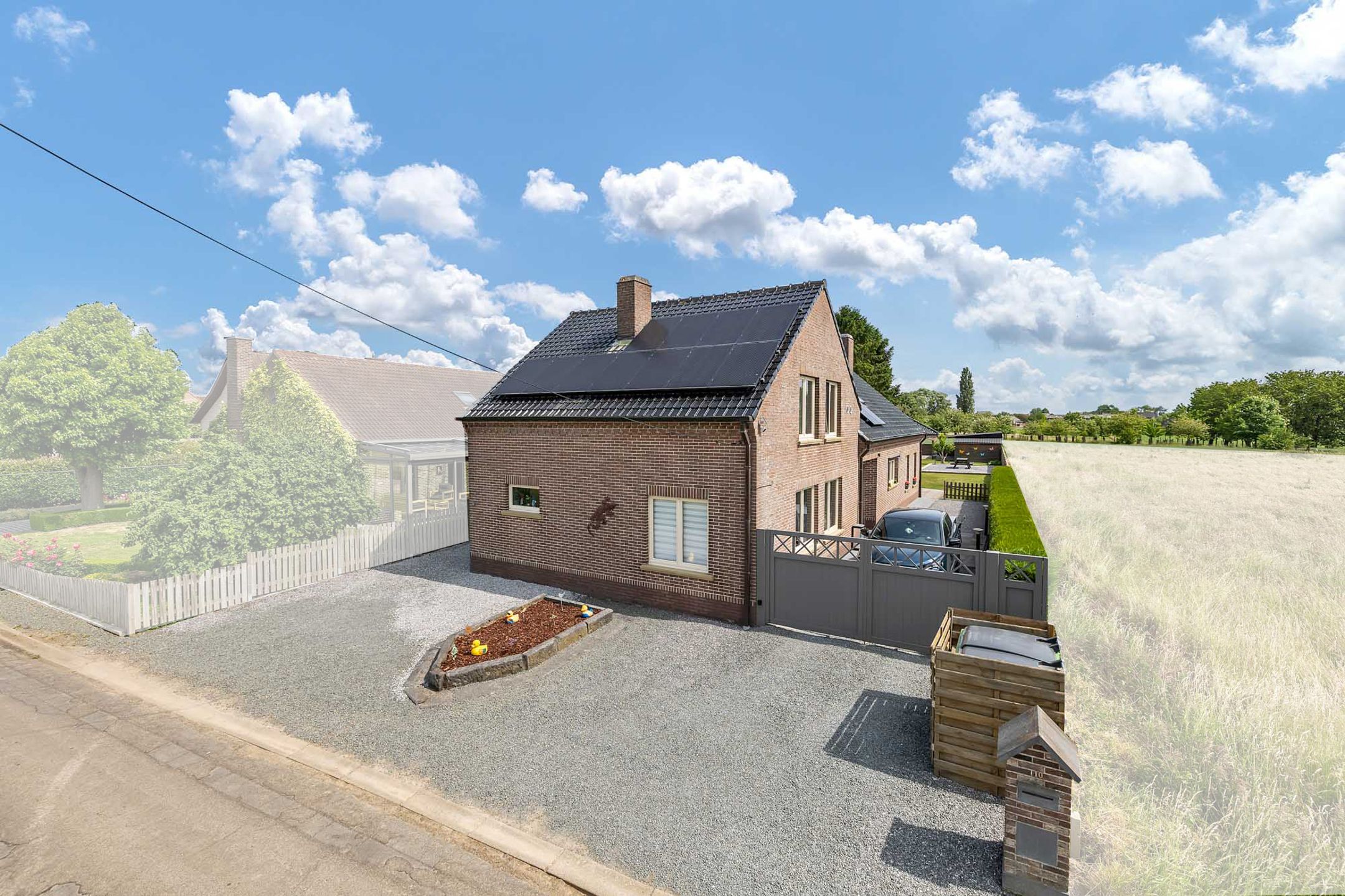 Ruime, prachtig gelegen woning met diverse mogelijkheden foto 2