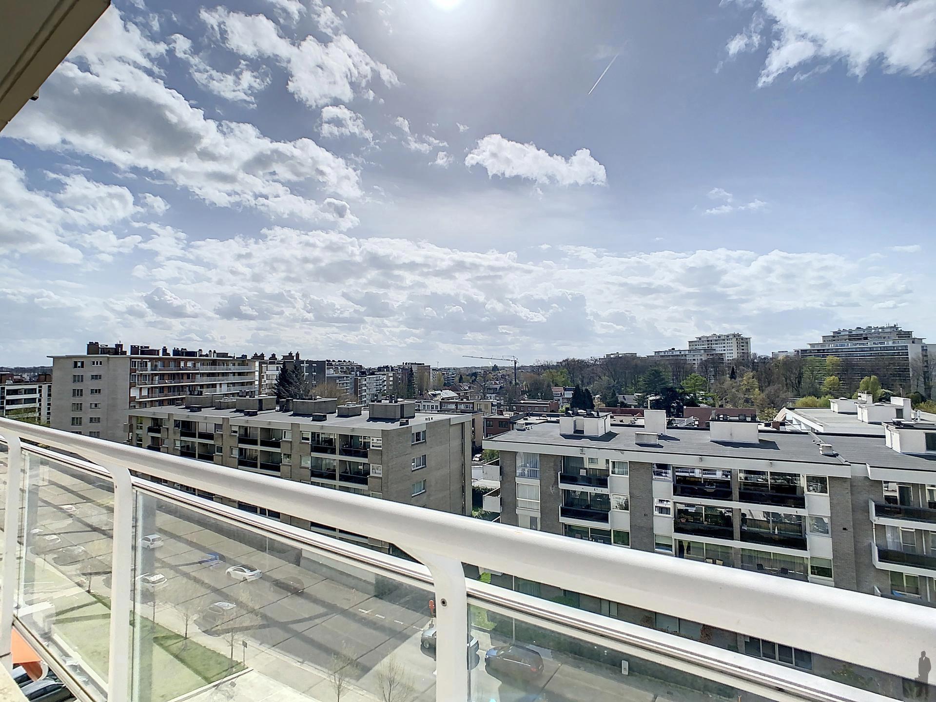 Gezellig appartement met 2 slaapkamers en mooi terras te Berchem! foto 16