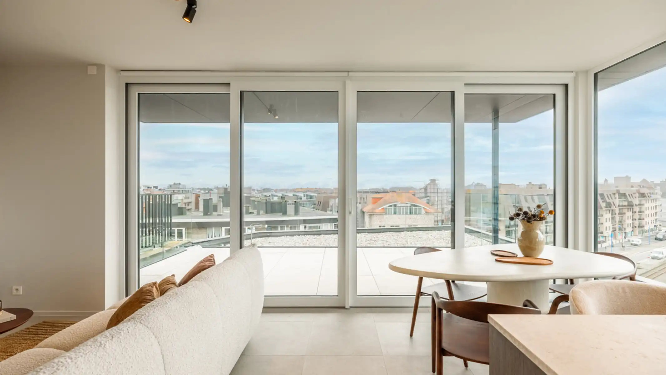 Prachtige penthouse met zonneterras en zeezicht foto 6