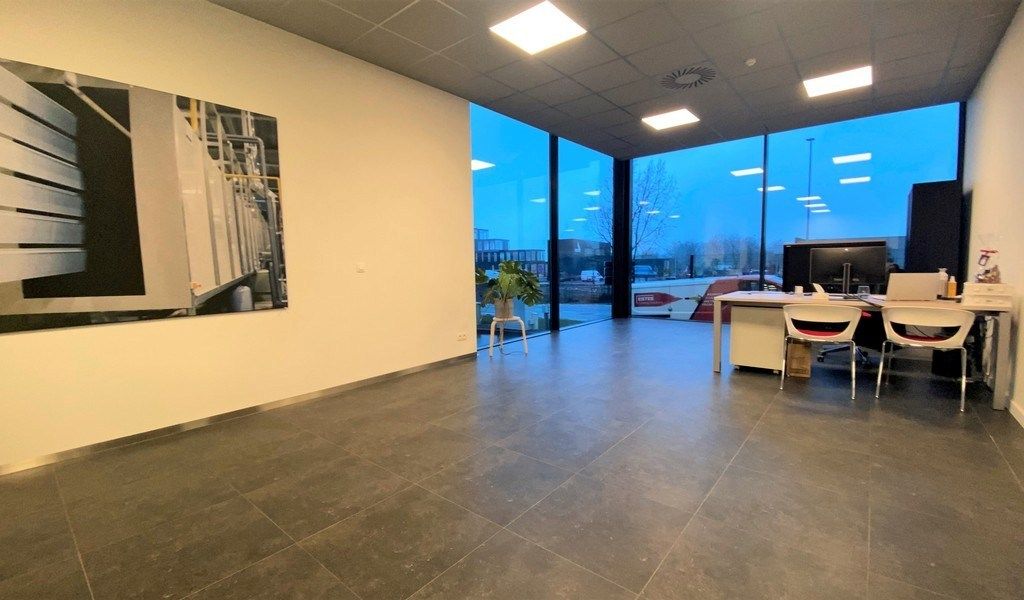 Bedrijfsgebouw te huur vlakbij E17 te Waregem foto 11