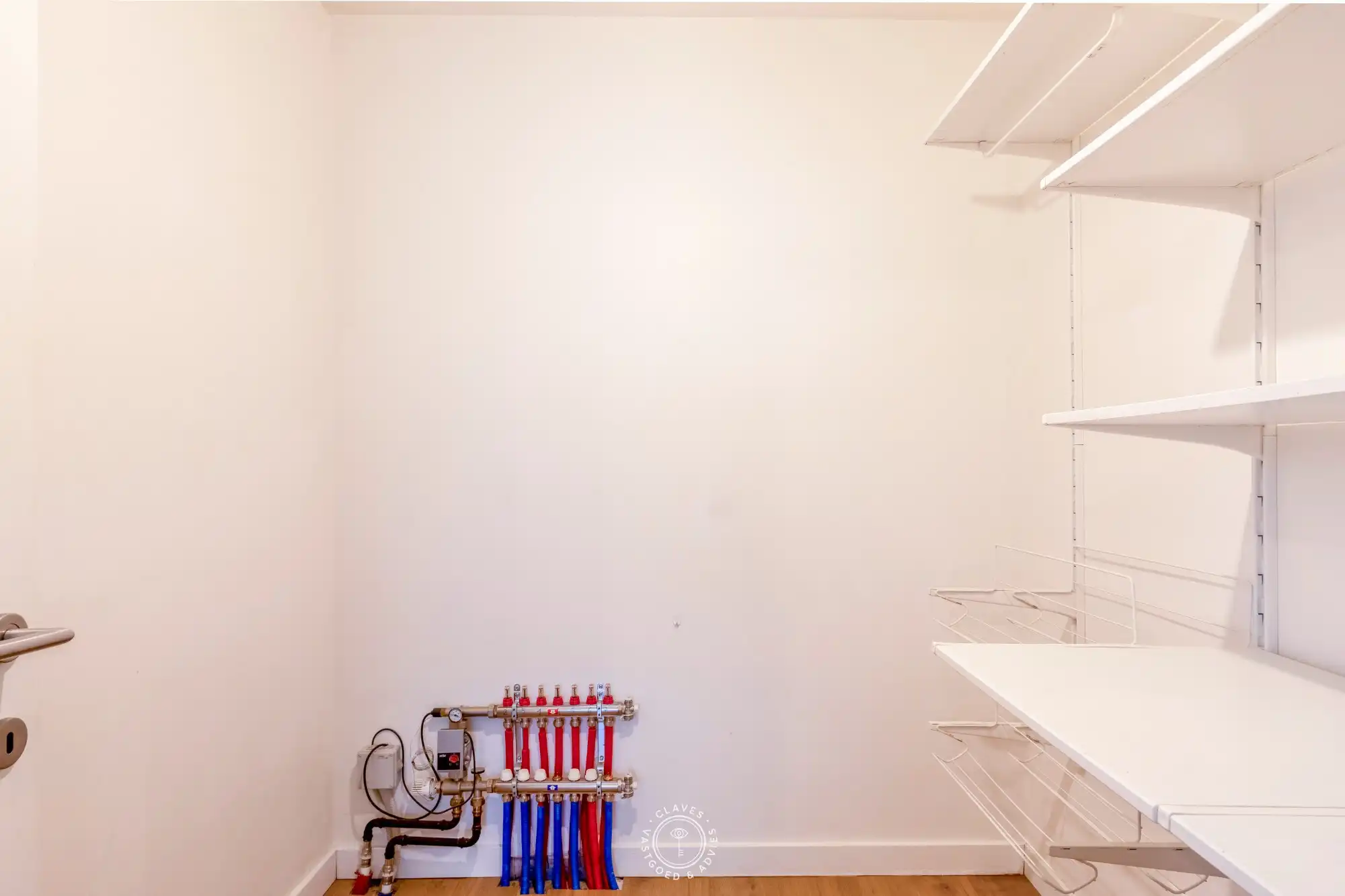 Zeer interessant en recent appartement met tuintje foto 18