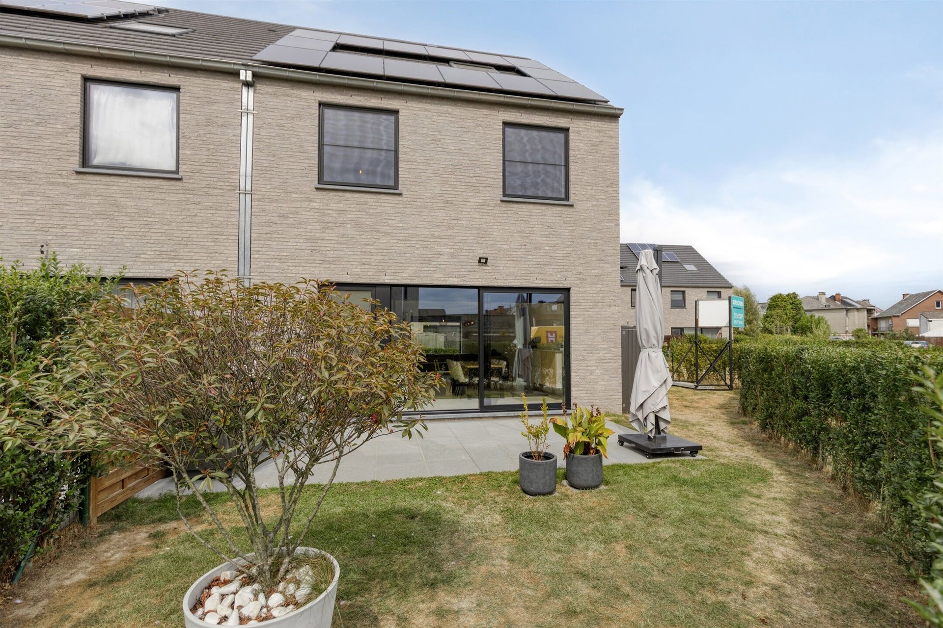 Prachtige nieuwbouwwoning (onder Registratierechten) foto 28