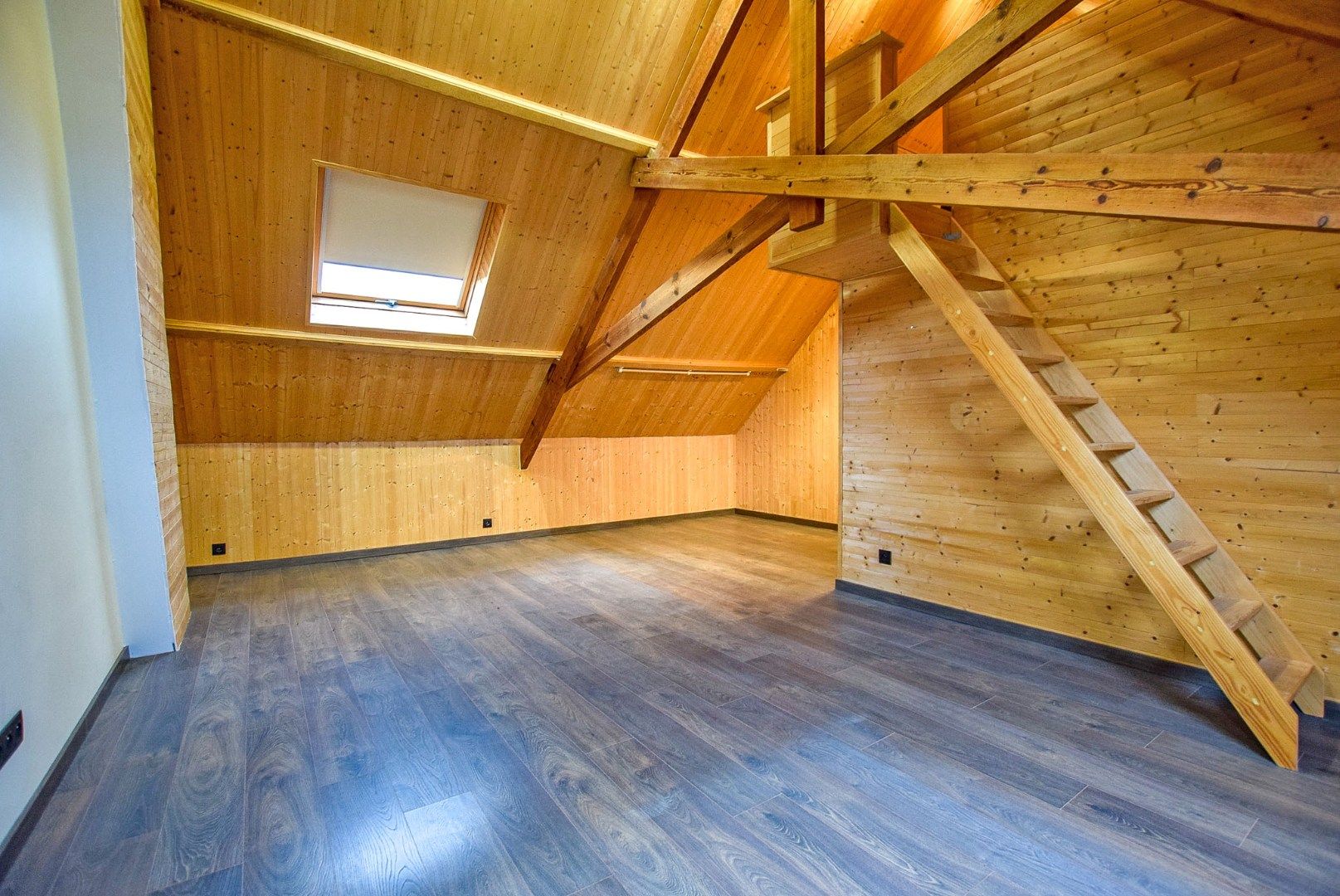 Gerenoveerde rijwoning te huur op 273m² met 3 slaapkamers te Adinkerke (De Panne)!  foto 20