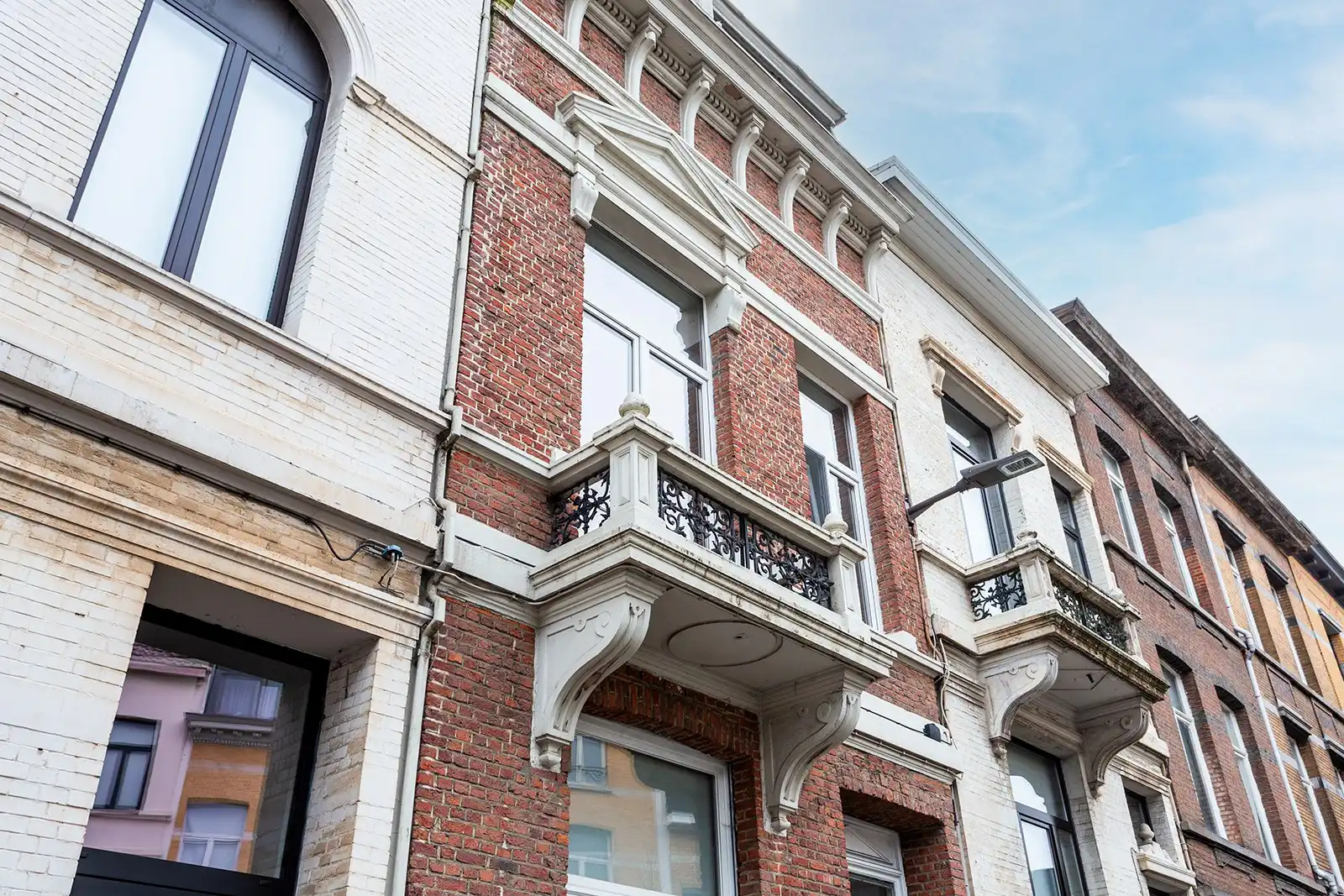 Charmante authentieke woning met 3 slaapkamers en stadstuin nabij Markgravelei foto 2