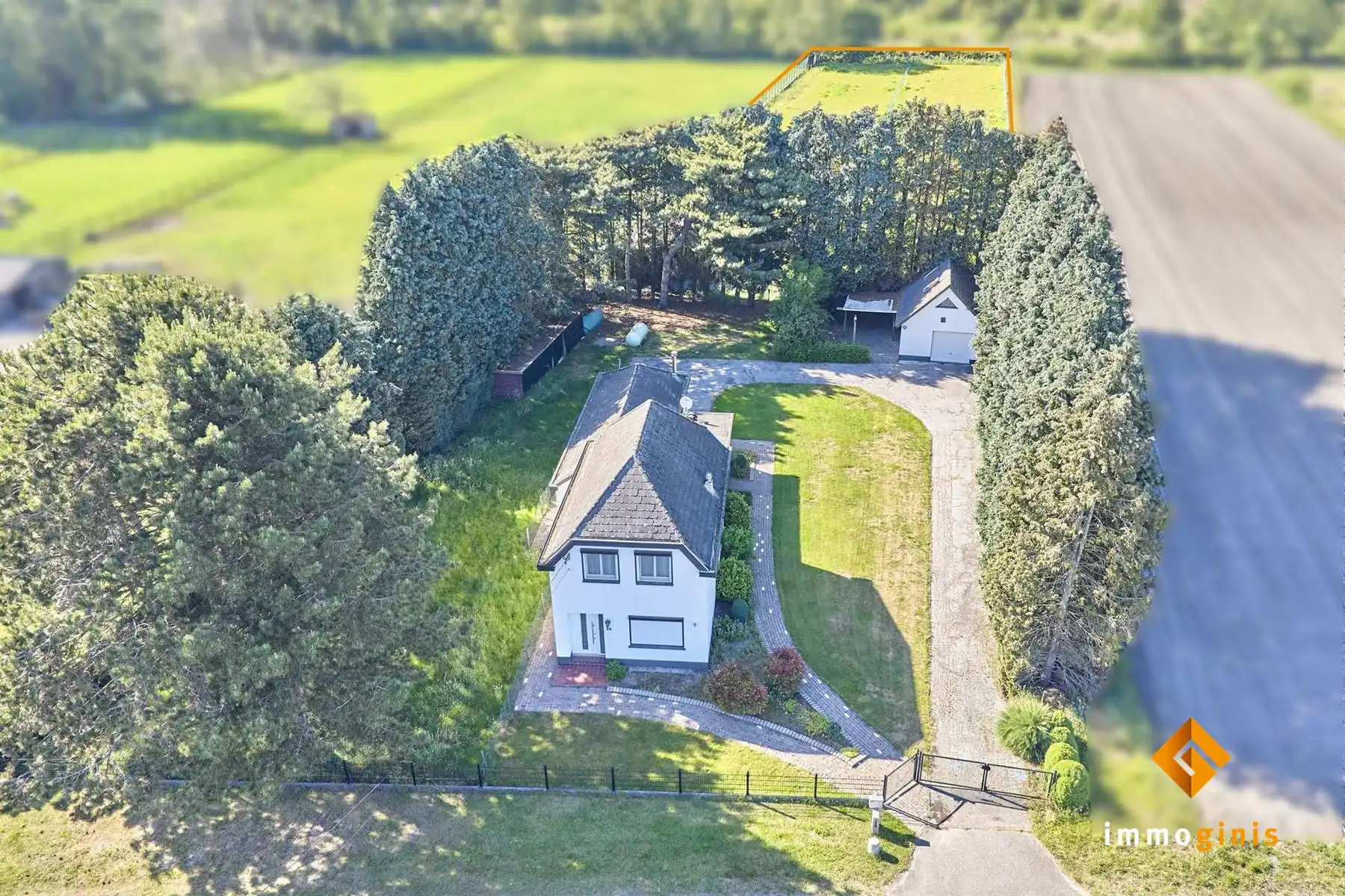 Woning met 3 slaapkamers op perceel van 59a50ca, in een rustige en groene omgeving. Ideaal voor dierenliefhebbers! foto 2