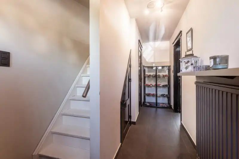 Verrassend ruime woning met zwembad! foto 24
