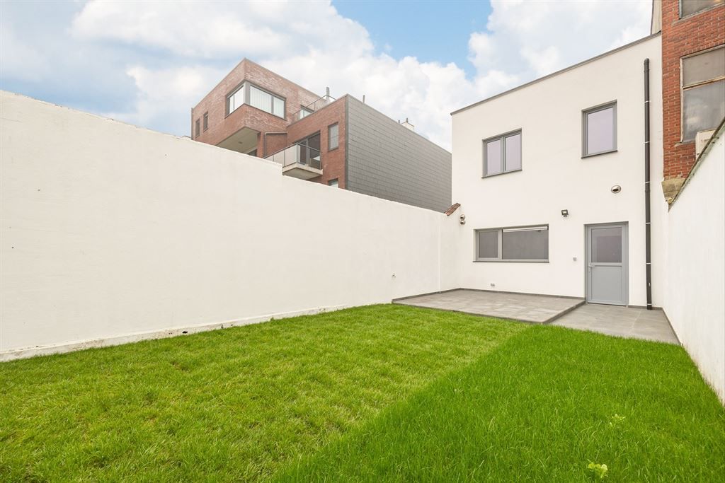 Gerenoveerde woning met tuin foto 6