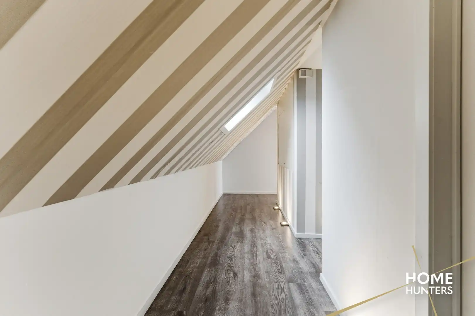 Stijlvol duplex appartement met 3 slaapkamers in hartje Kortemark! foto 8