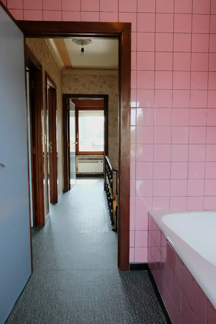 Ruime woning met garage, bijgebouwen en tuin en veel potentieel voor extra slaapkamers foto 17