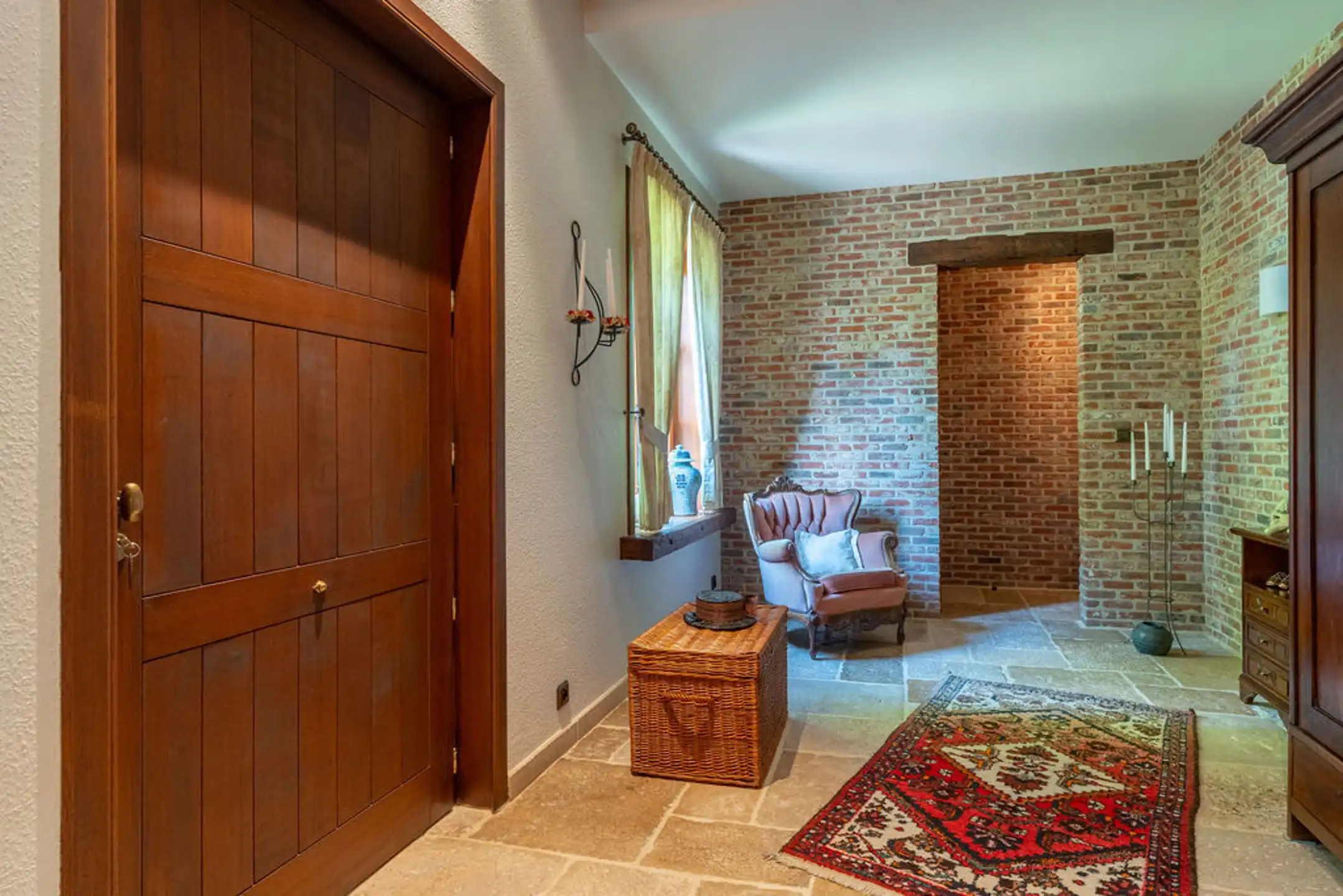 Ruime villa met 6 slpk op 2.295 m² grond met veel privacy foto 6