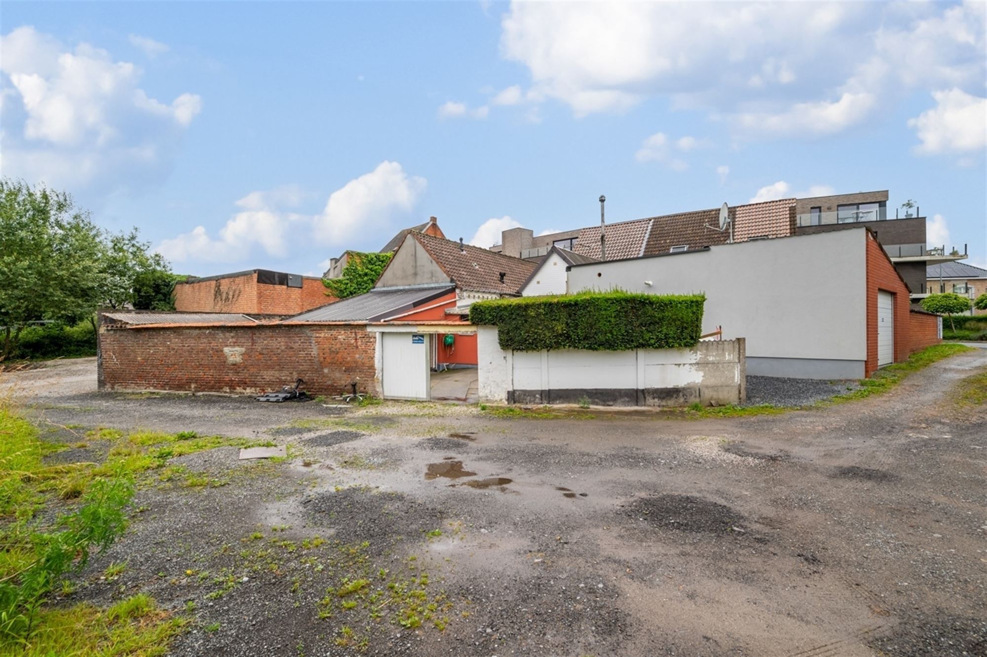 Verder af te werken woning met tuin en garage te Gijzegem. foto 18